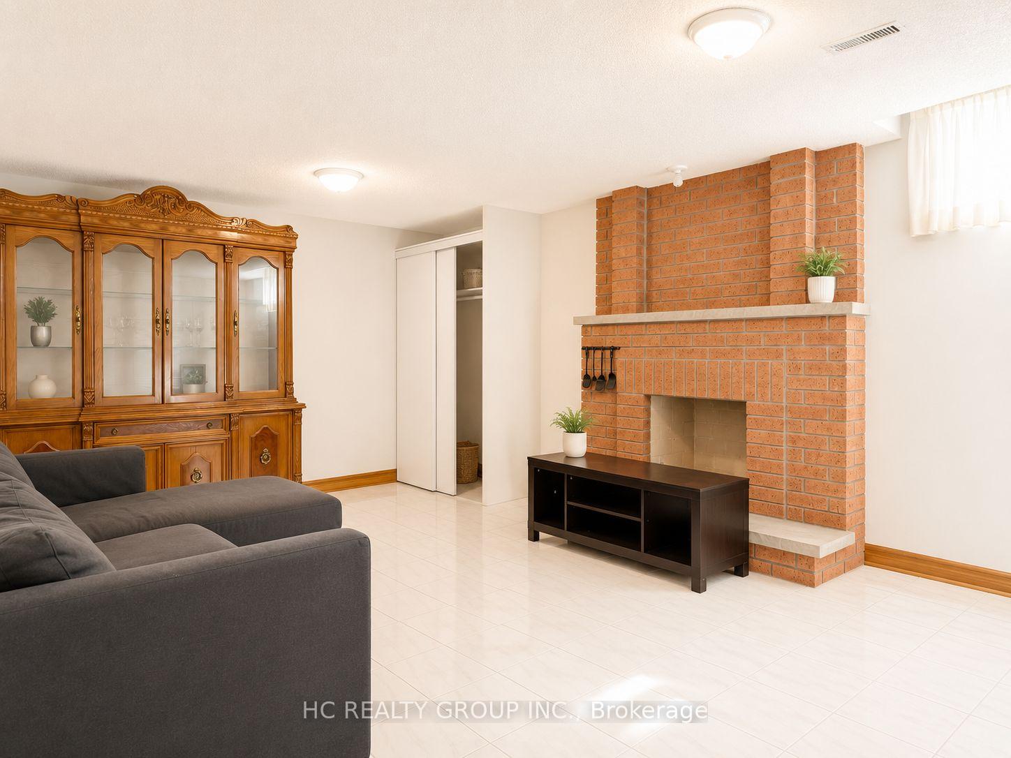 Photo 6 of 63 Santa Barbara Place E, Vaughan, East Woodbridge — HOMEH