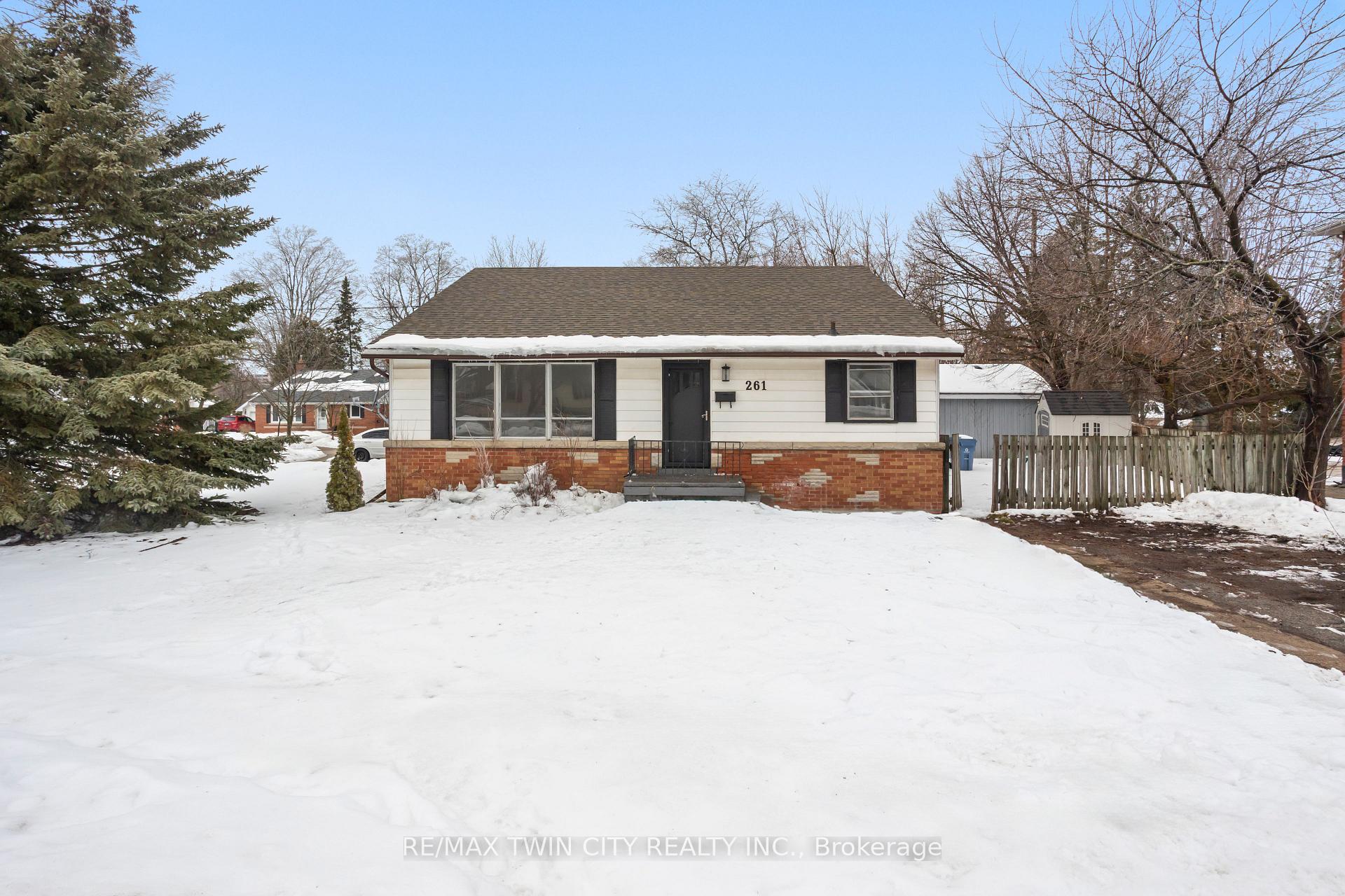 Photo 2 of 261 Water Street, Guelph, Dovercliffe Park/Old University — HOMEH