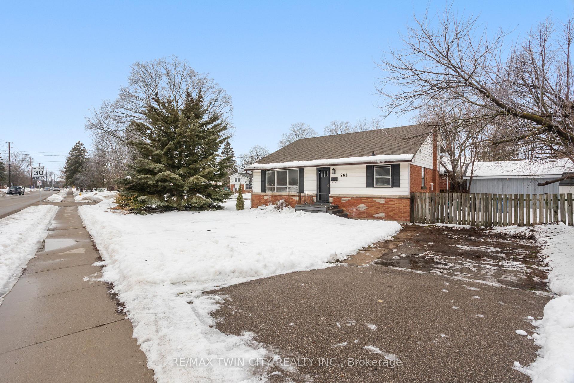 Photo 5 of 261 Water Street, Guelph, Dovercliffe Park/Old University — HOMEH