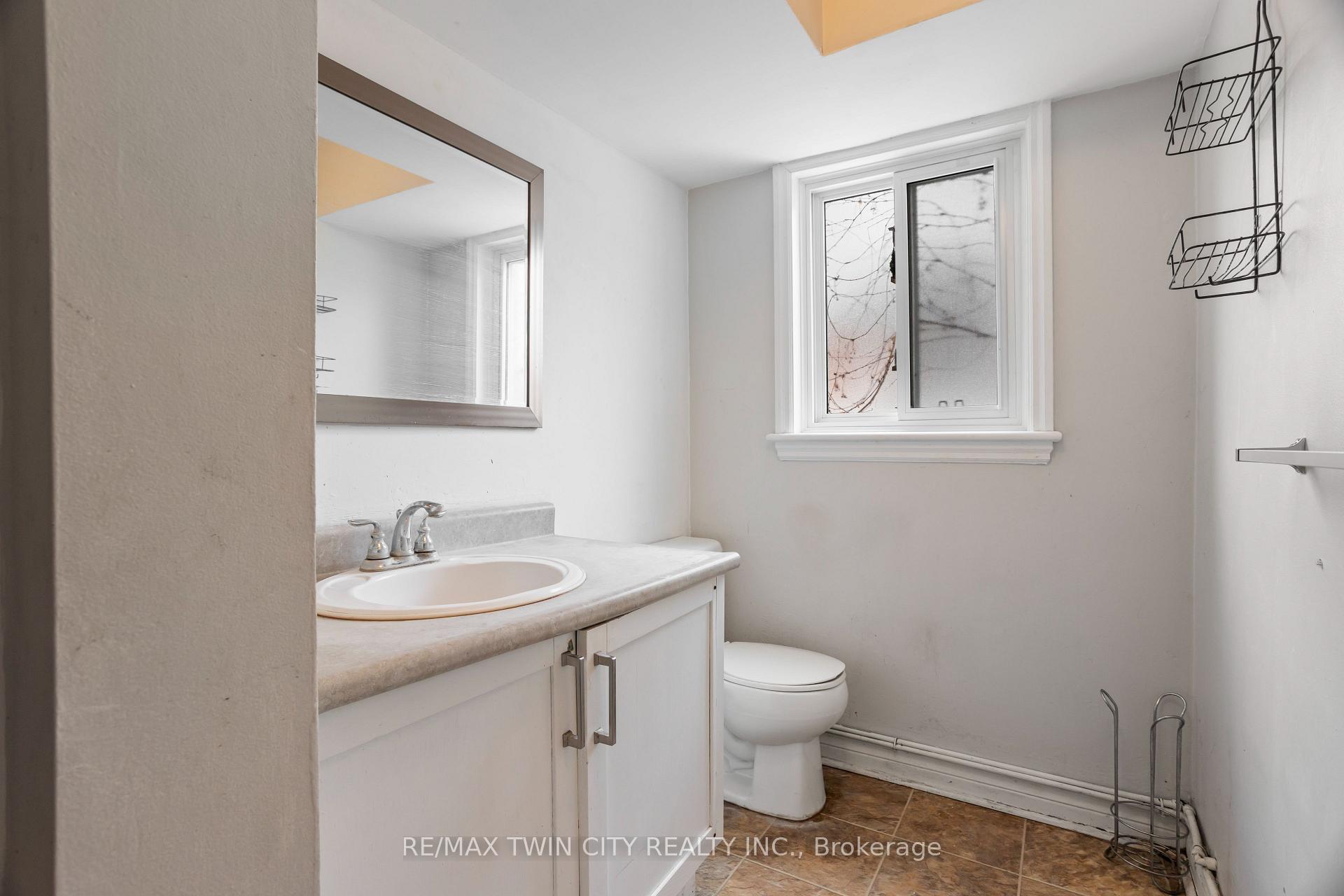 Photo 19 of 261 Water Street, Guelph, Dovercliffe Park/Old University — HOMEH