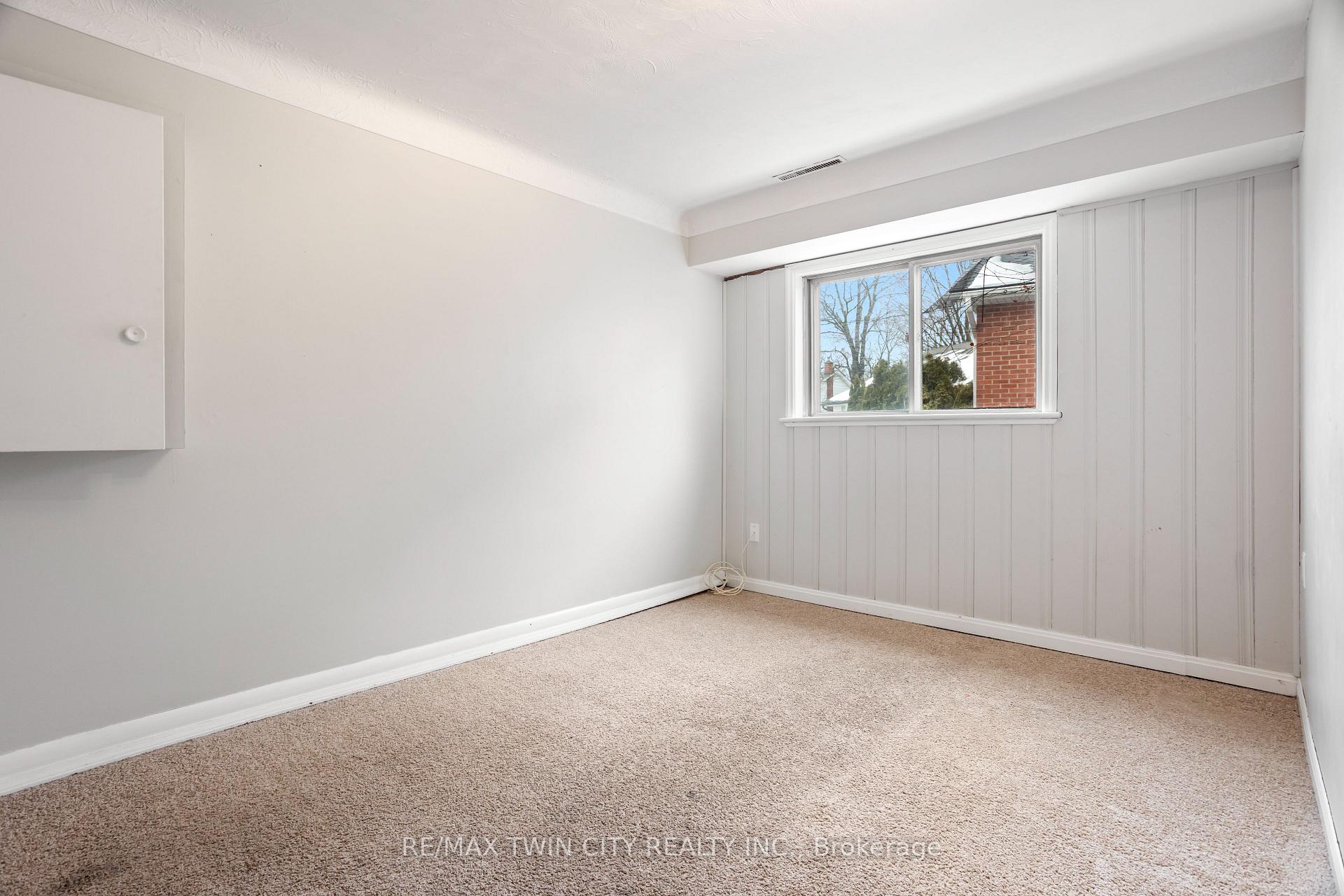 Photo 22 of 261 Water Street, Guelph, Dovercliffe Park/Old University — HOMEH