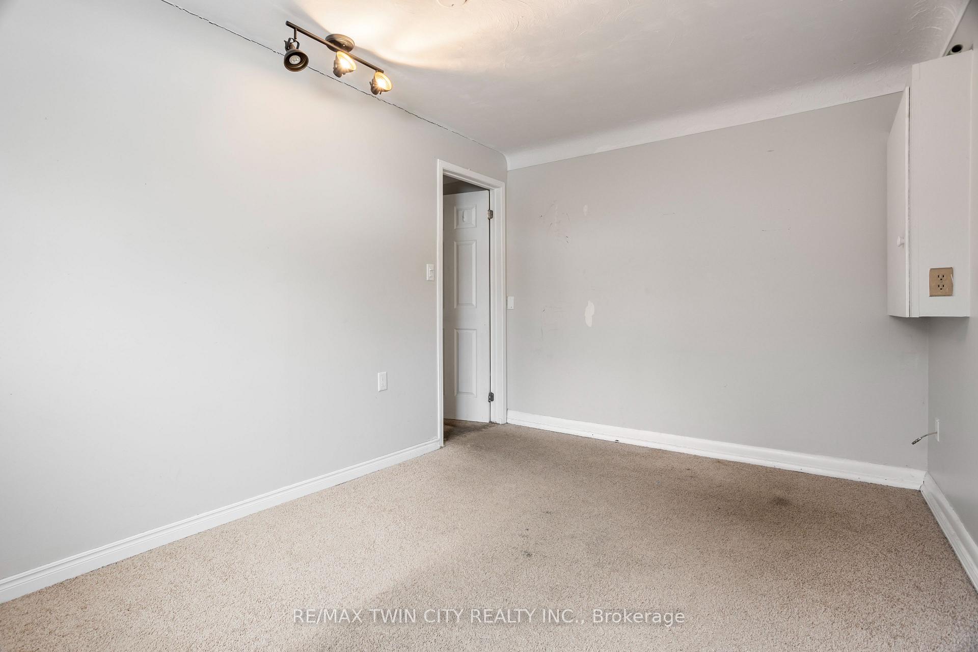 Photo 23 of 261 Water Street, Guelph, Dovercliffe Park/Old University — HOMEH