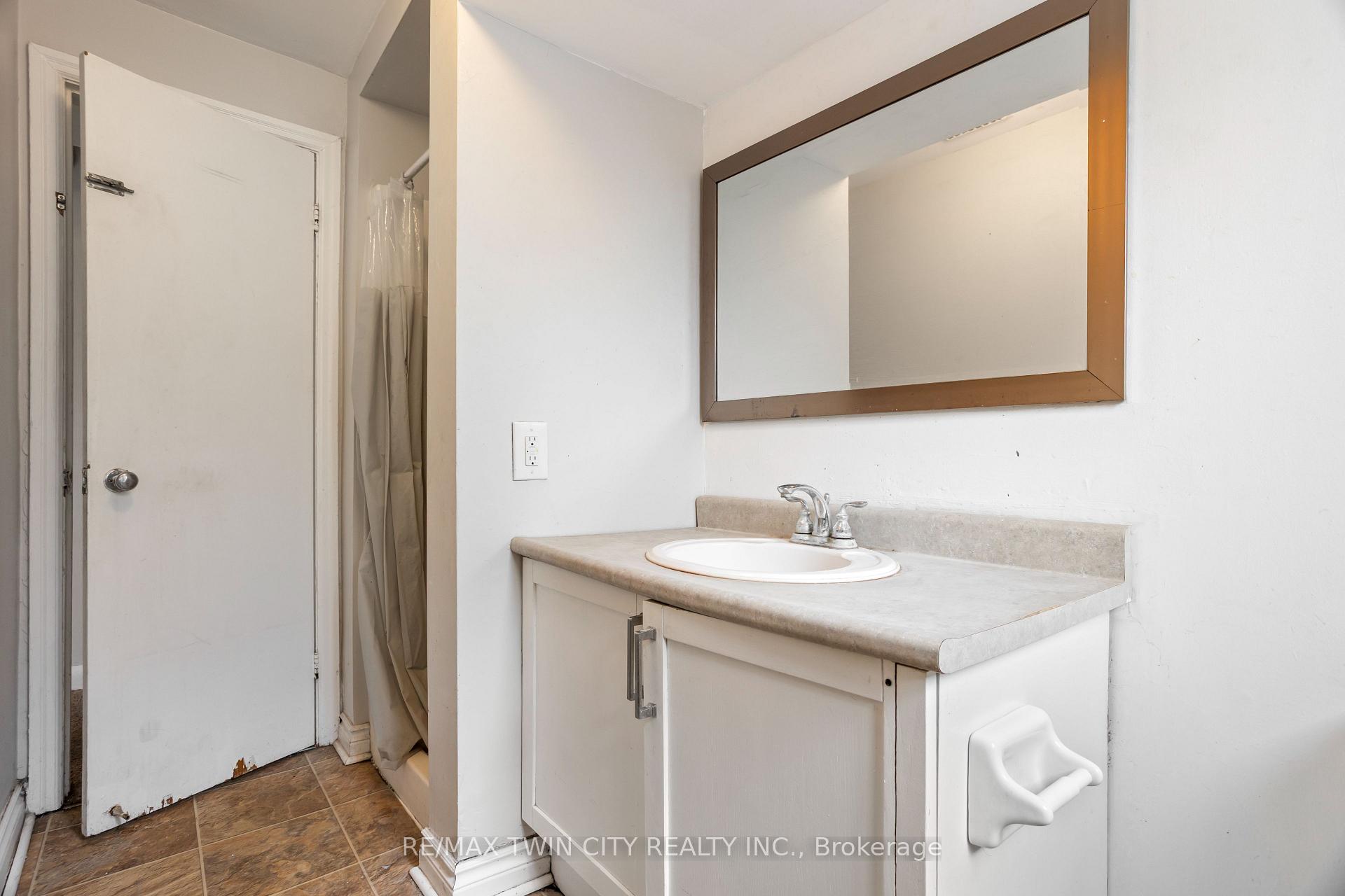 Photo 24 of 261 Water Street, Guelph, Dovercliffe Park/Old University — HOMEH