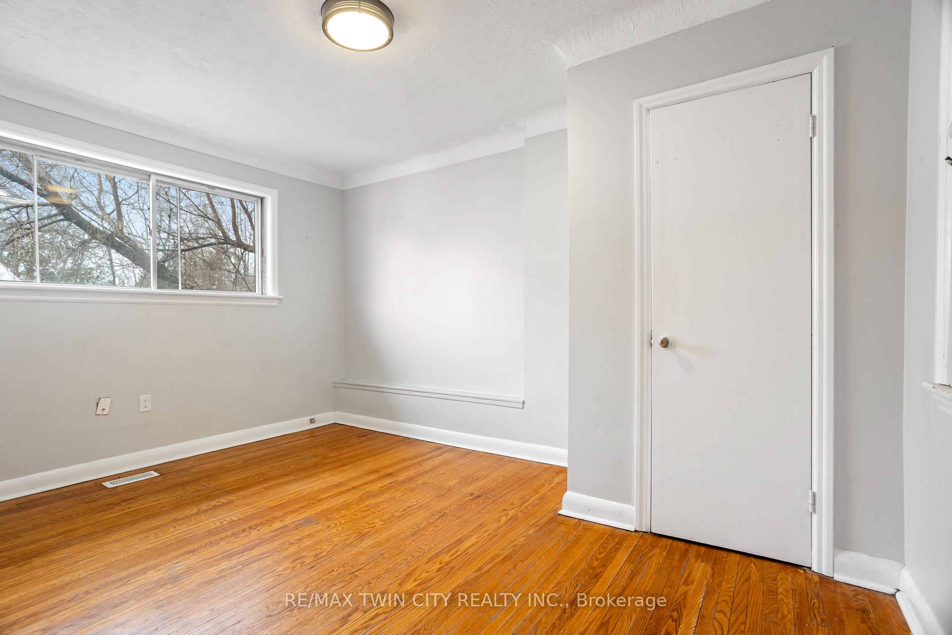 Photo 26 of 261 Water Street, Guelph, Dovercliffe Park/Old University — HOMEH