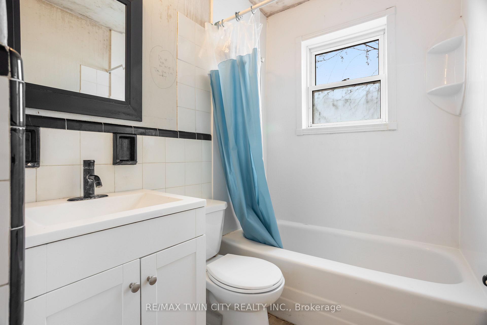 Photo 29 of 261 Water Street, Guelph, Dovercliffe Park/Old University — HOMEH