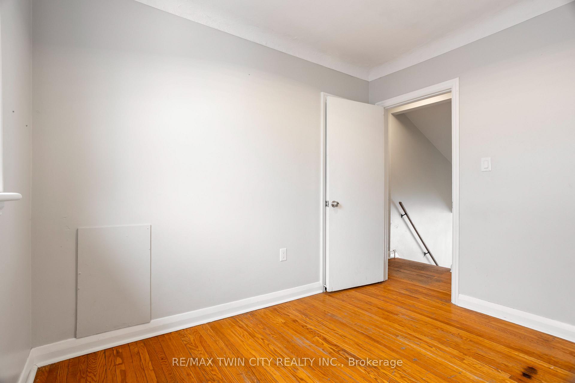 Photo 32 of 261 Water Street, Guelph, Dovercliffe Park/Old University — HOMEH