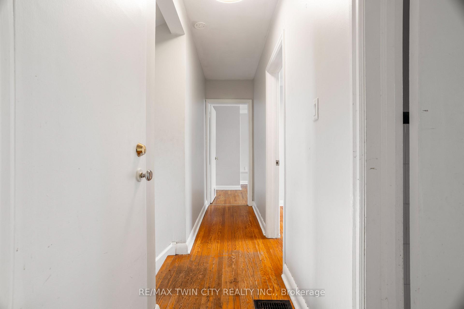 Photo 33 of 261 Water Street, Guelph, Dovercliffe Park/Old University — HOMEH