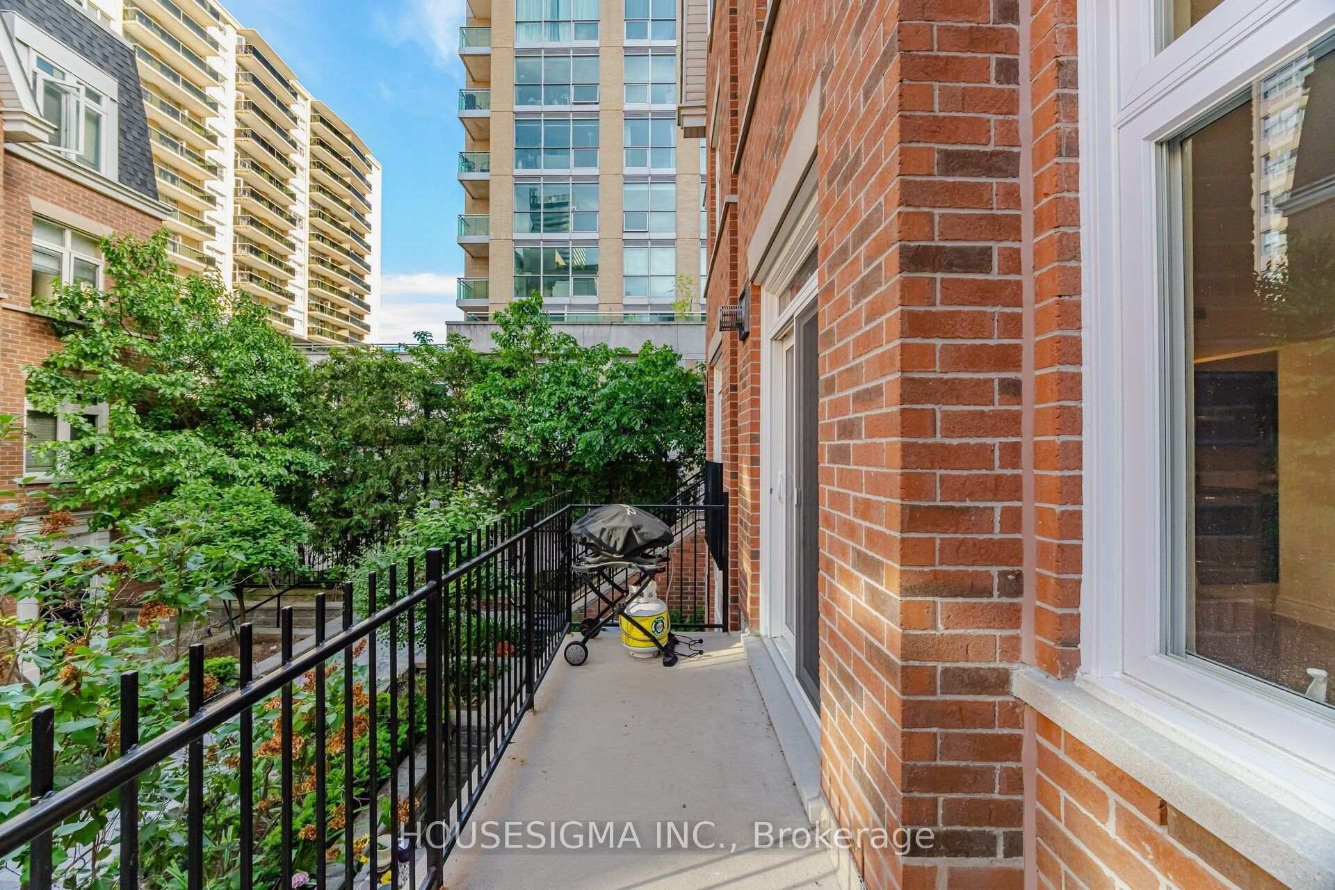 Photo 8 of Unit 25, 83 Lillian Street, Toronto, Mount Pleasant West — HOMEH