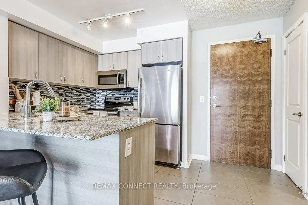 Photo 5 of Unit 905, 1235 Bayly Street, Pickering, Bay Ridges — HOMEH