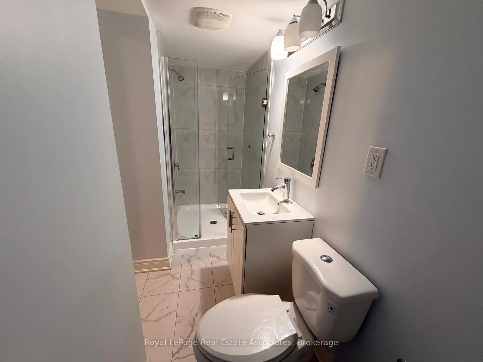 Photo 13 of Unit Basement, 23 Bandera Drive, Brampton, Credit Valley — HOMEH