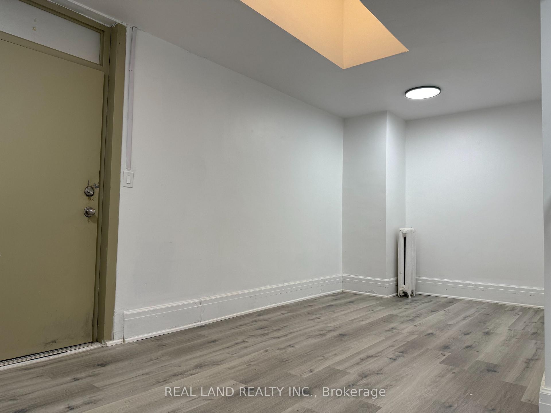 Photo 5 of Unit Unit 3, 31 King Street E, Oshawa, Central — HOMEH
