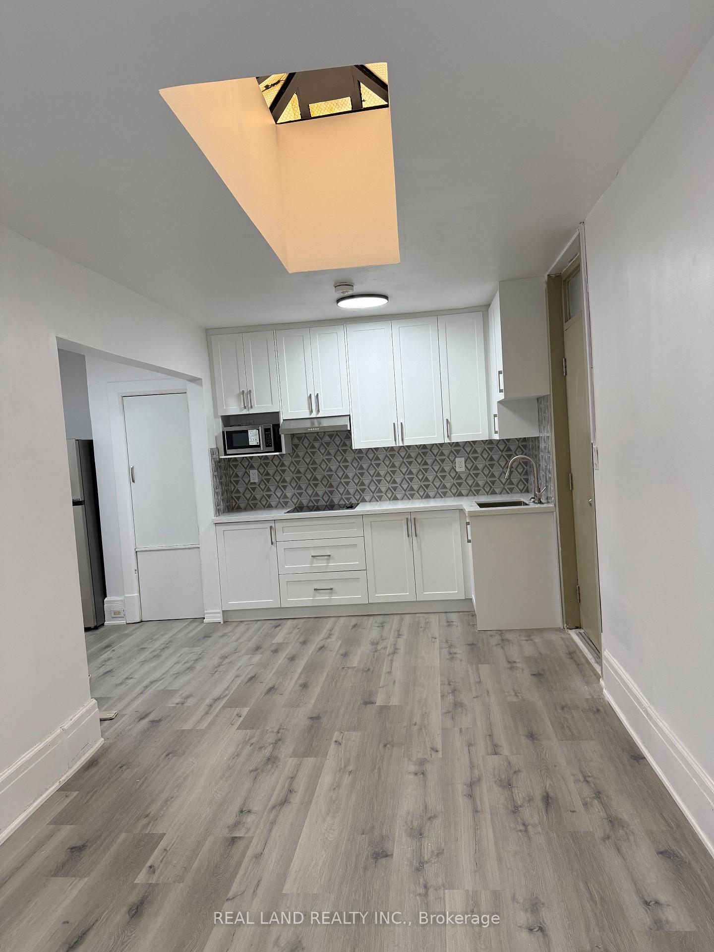 Photo 8 of Unit Unit 3, 31 King Street E, Oshawa, Central — HOMEH