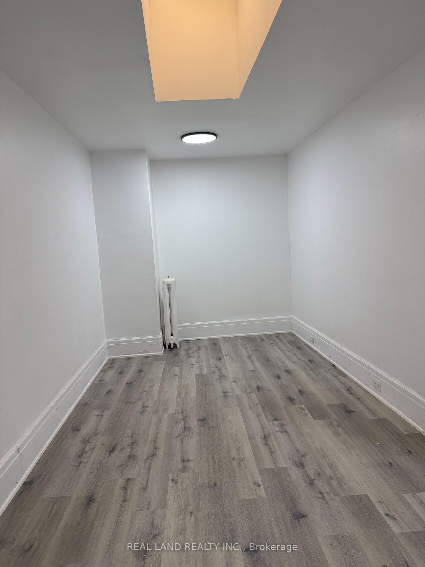 Photo 10 of Unit Unit 3, 31 King Street E, Oshawa, Central — HOMEH