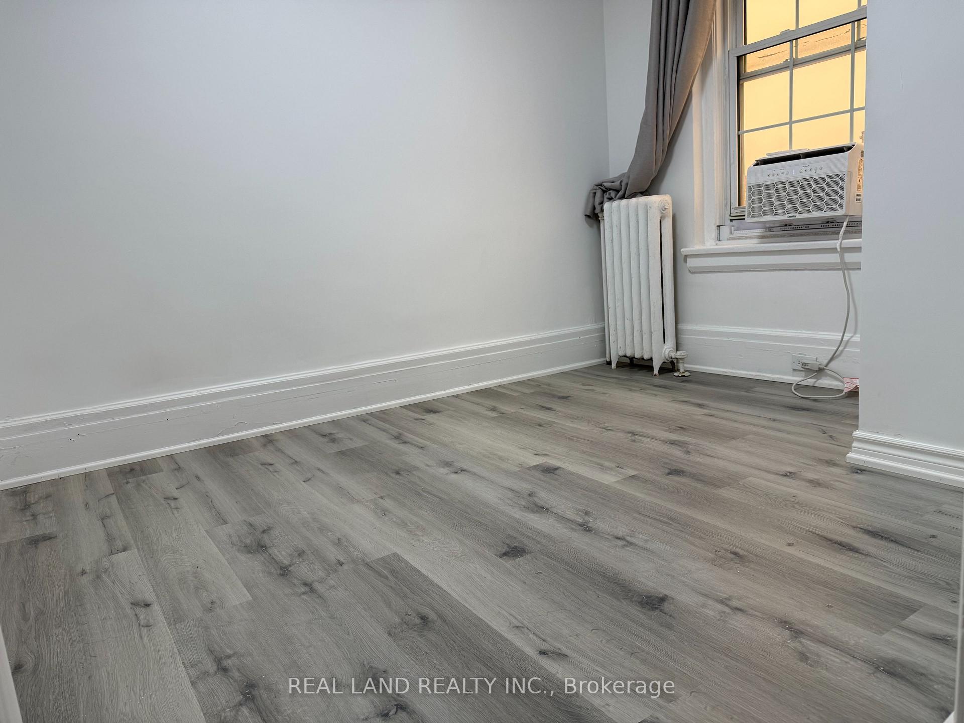 Photo 11 of Unit Unit 3, 31 King Street E, Oshawa, Central — HOMEH