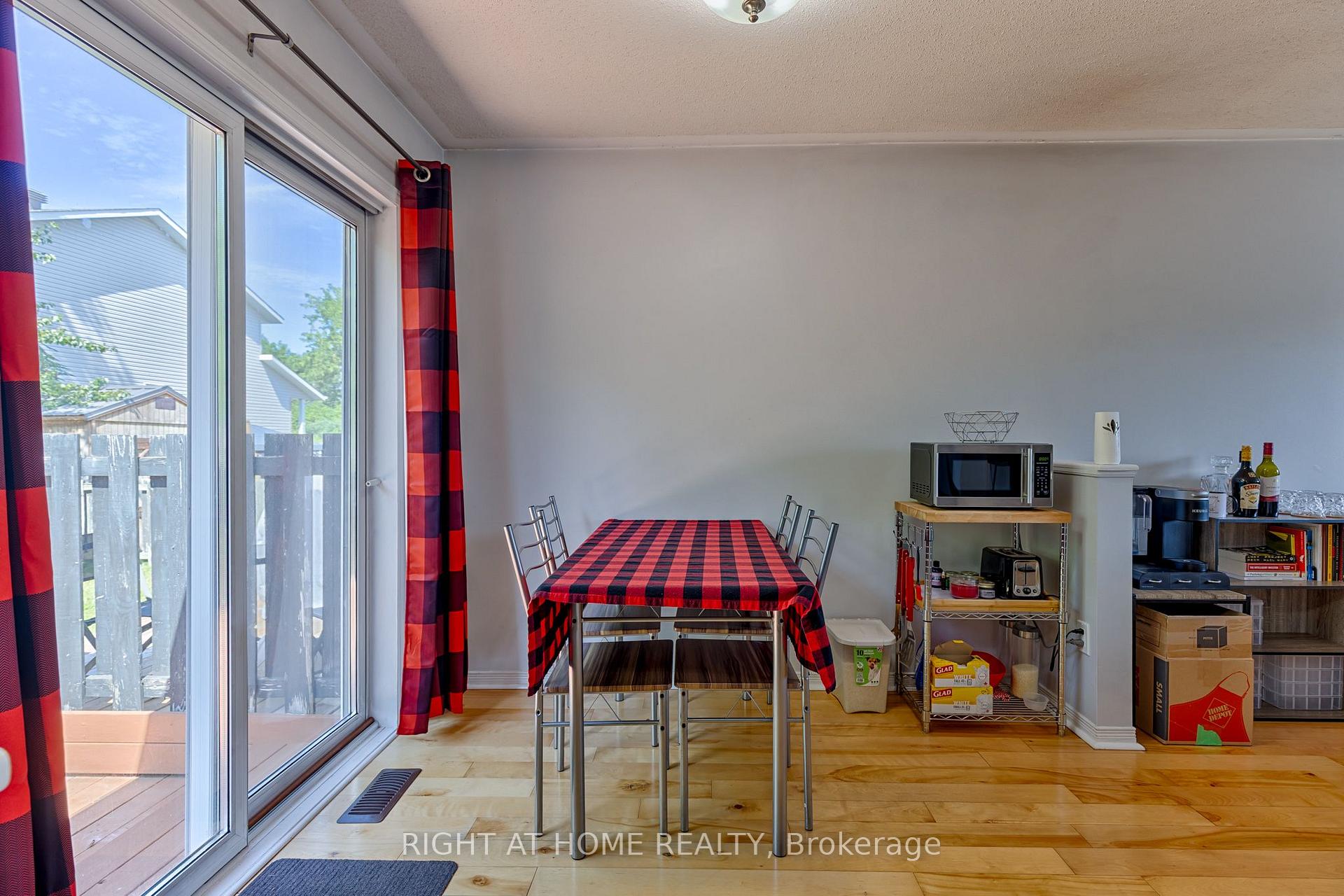Photo 13 of 36 Northbrook Road, Petawawa, Petawawa — HOMEH