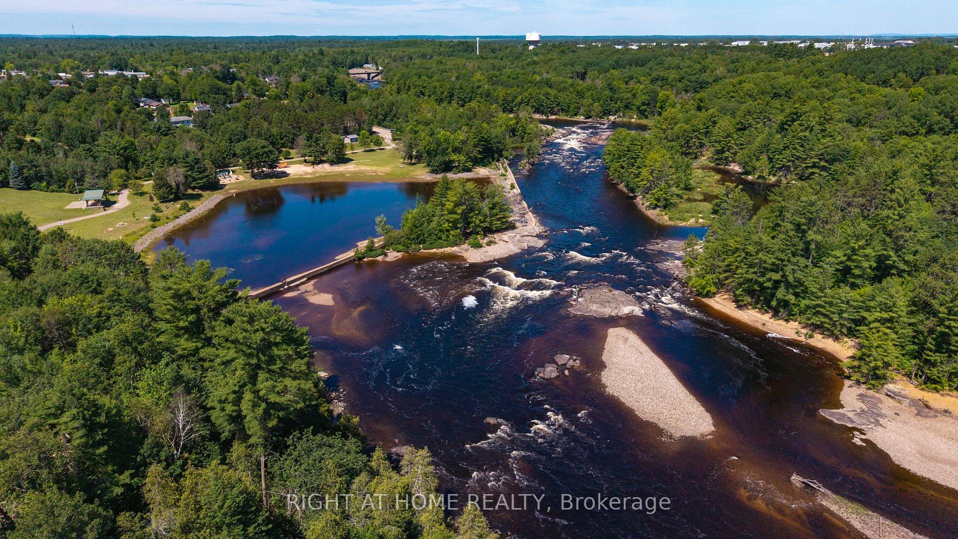 Photo 28 of 36 Northbrook Road, Petawawa, Petawawa — HOMEH