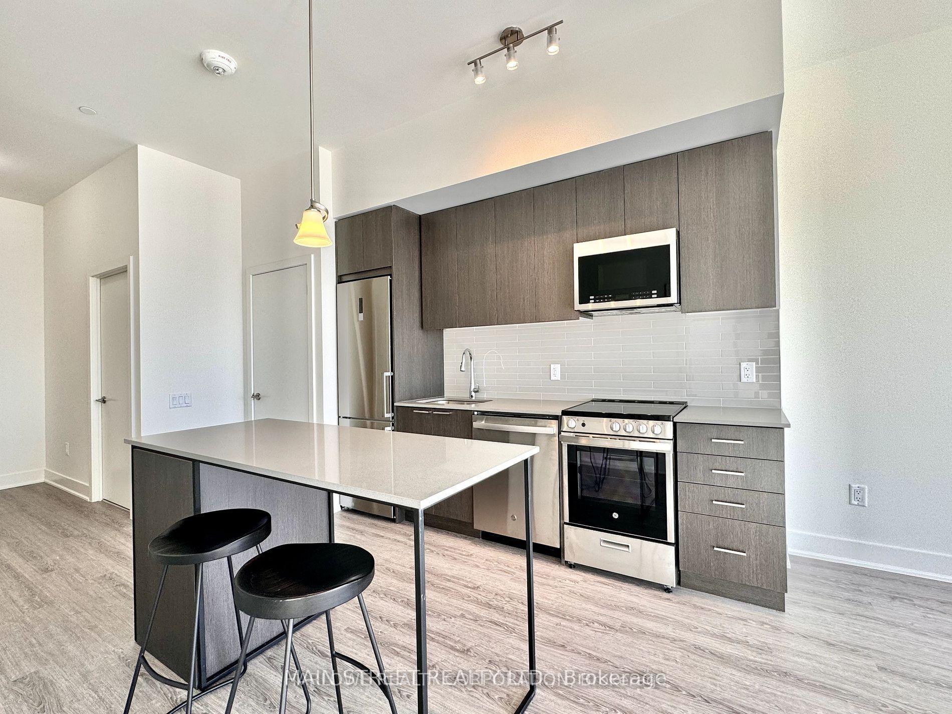 Photo 6 of Unit 1506, 185 Deerfield Road, Newmarket, Central Newmarket — HOMEH