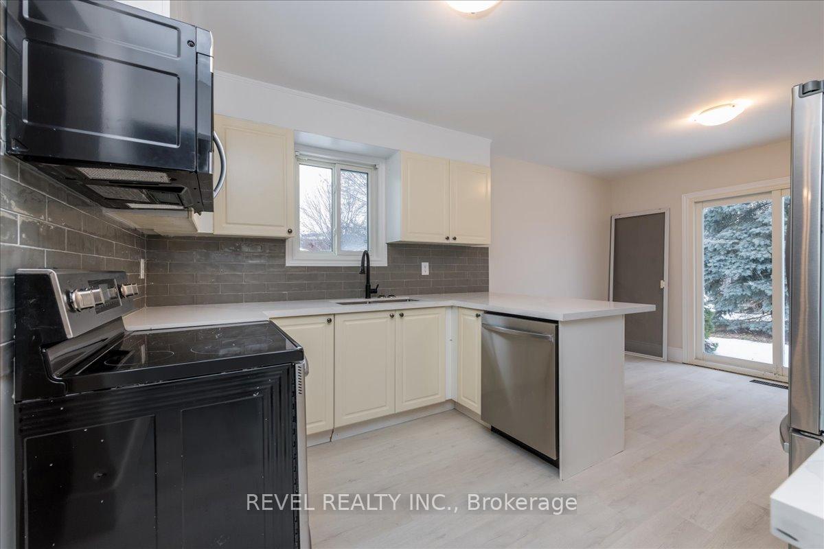 Photo 6 of 400 Big Bay Point Road, Barrie, Painswick North — HOMEH