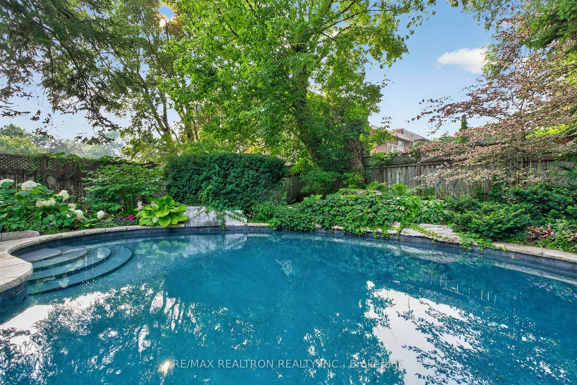 Photo 4 of 462 Fairlawn Avenue, Toronto, Bedford Park-Nortown — HOMEH