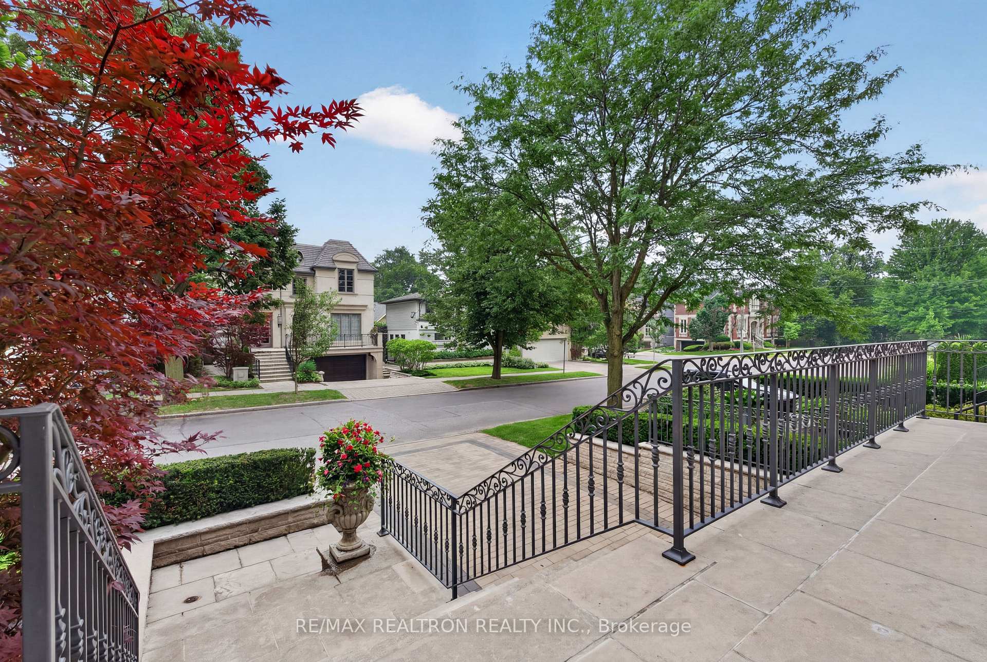 Photo 13 of 462 Fairlawn Avenue, Toronto, Bedford Park-Nortown — HOMEH