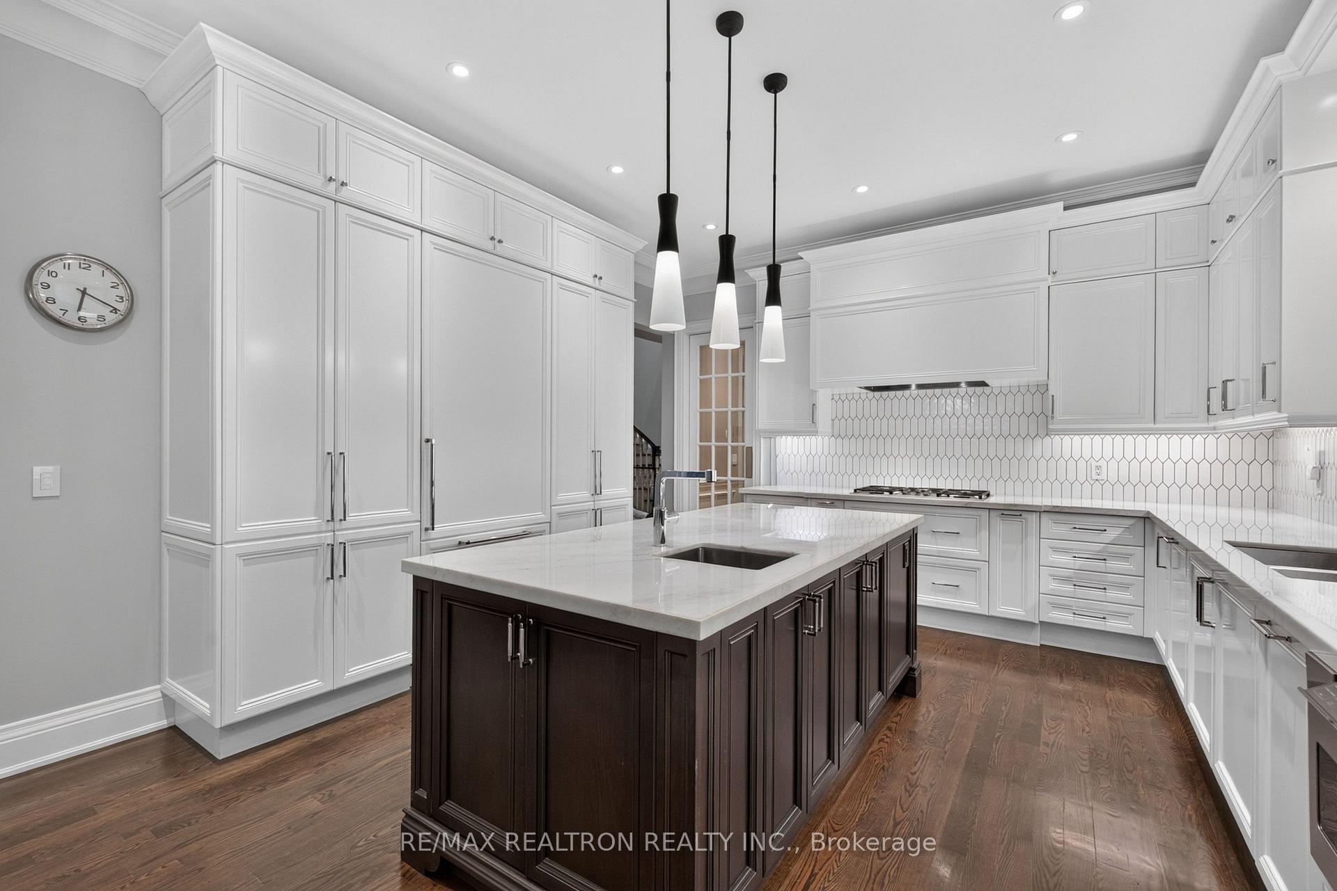 Photo 24 of 462 Fairlawn Avenue, Toronto, Bedford Park-Nortown — HOMEH