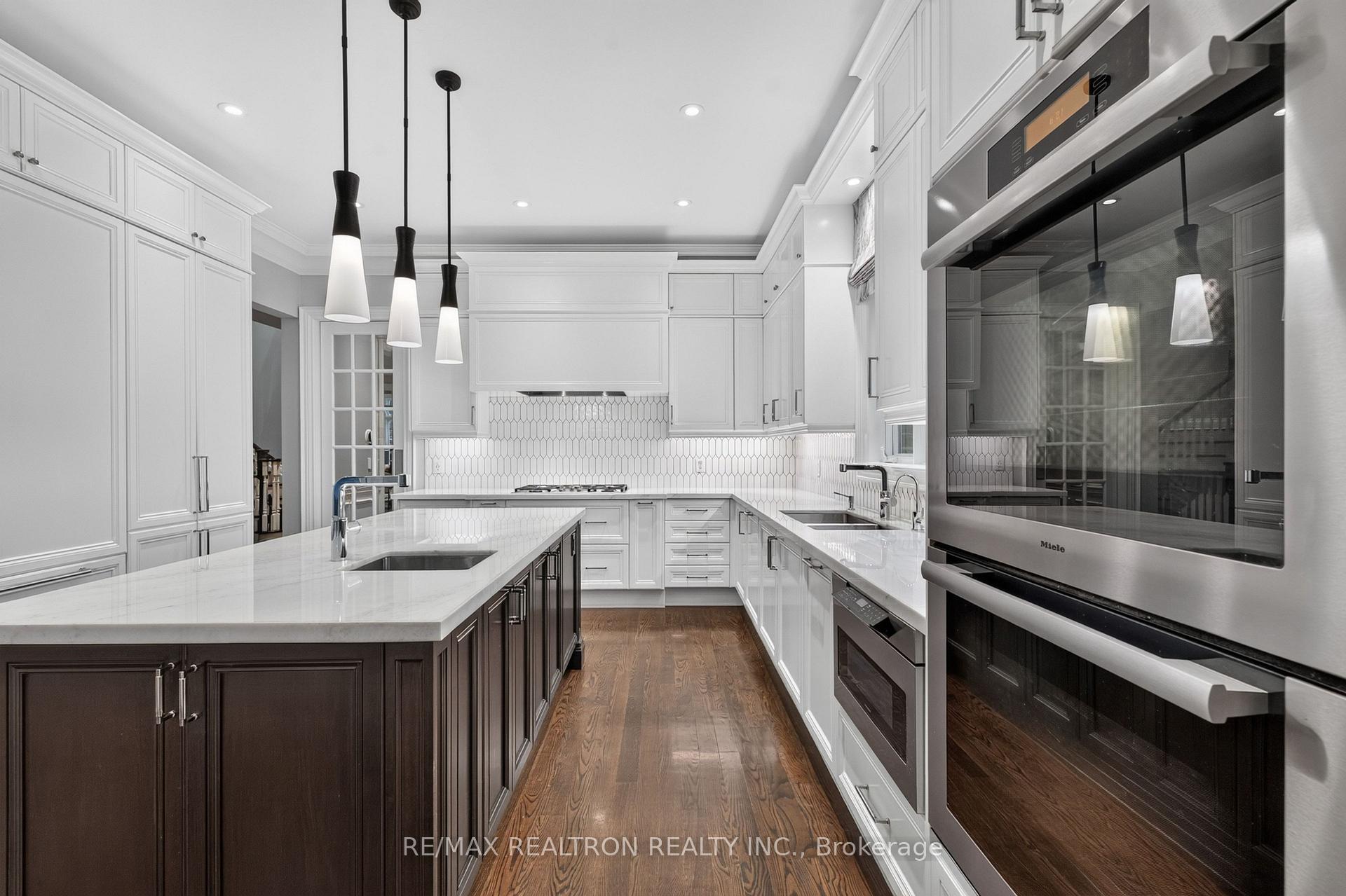 Photo 25 of 462 Fairlawn Avenue, Toronto, Bedford Park-Nortown — HOMEH