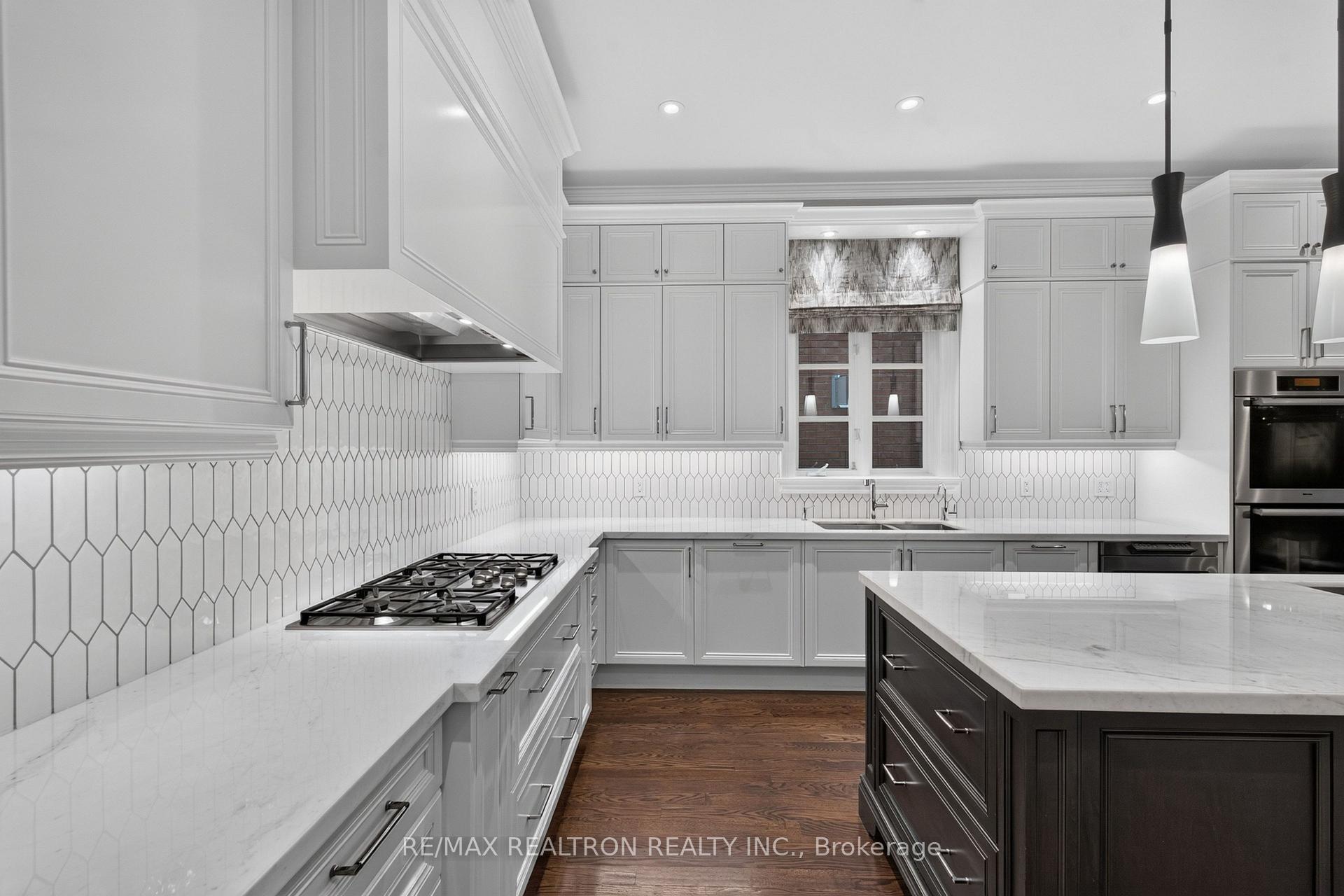 Photo 32 of 462 Fairlawn Avenue, Toronto, Bedford Park-Nortown — HOMEH