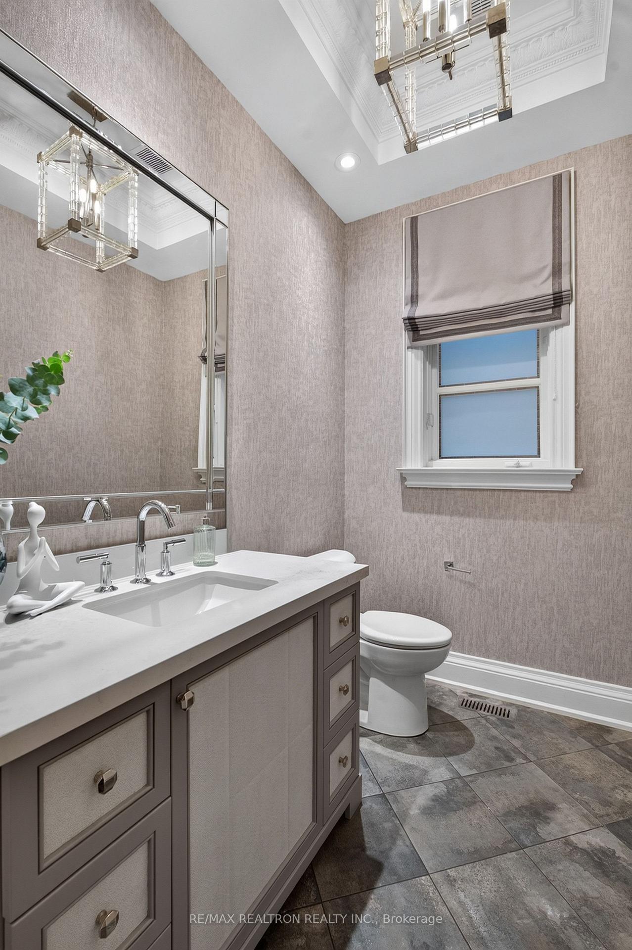 Photo 35 of 462 Fairlawn Avenue, Toronto, Bedford Park-Nortown — HOMEH