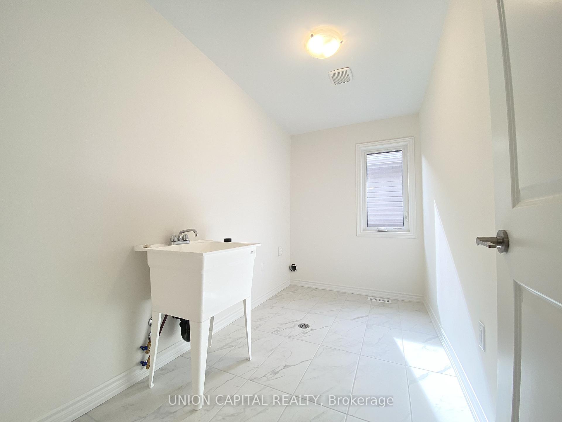 Photo 31 of 113 Shepherd Drive, Barrie, Rural Barrie Southeast — HOMEH