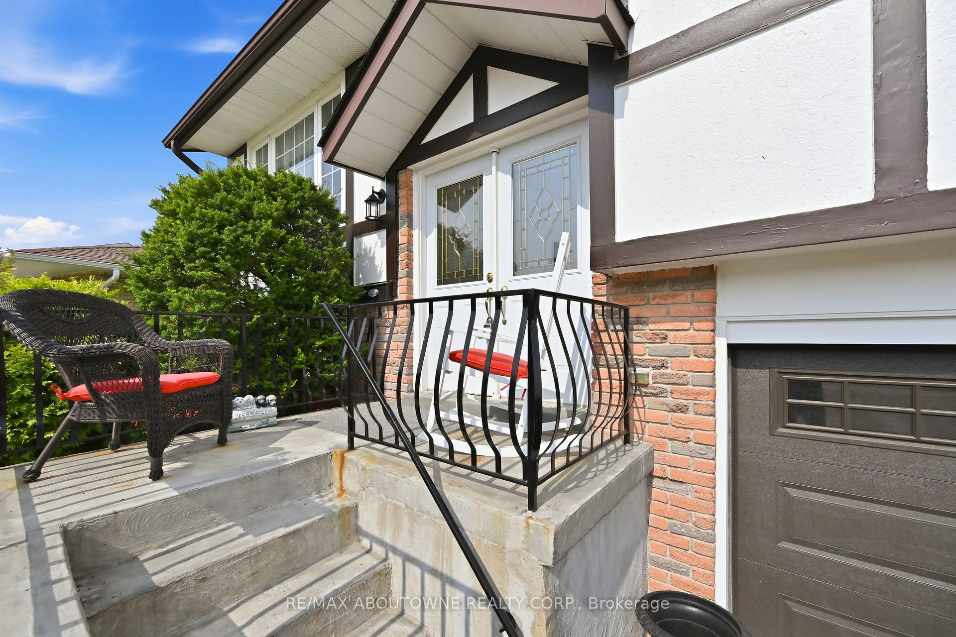 Photo 3 of 2339 Gillingham Drive, Burlington, Brant Hills — HOMEH