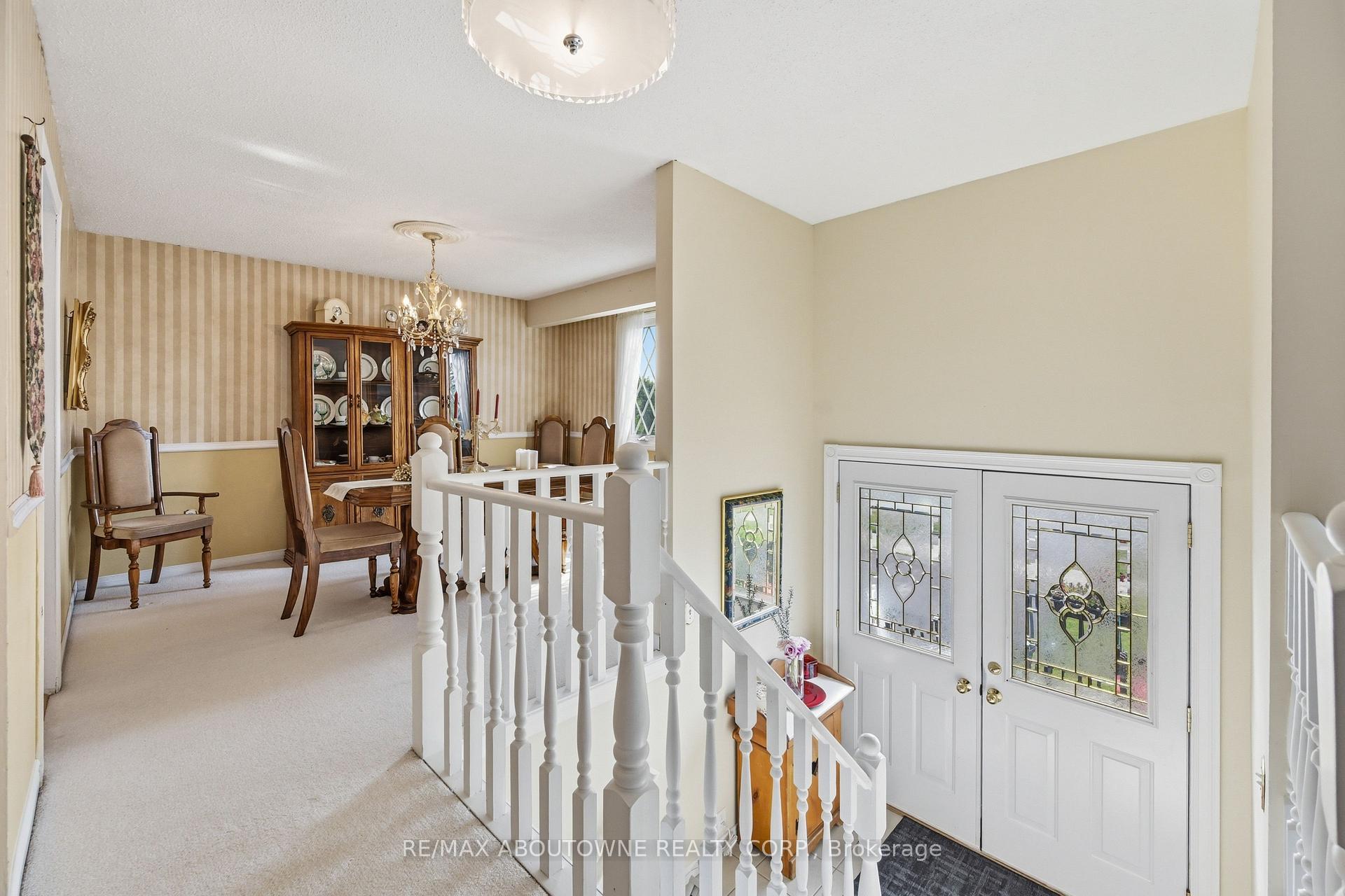 Photo 5 of 2339 Gillingham Drive, Burlington, Brant Hills — HOMEH