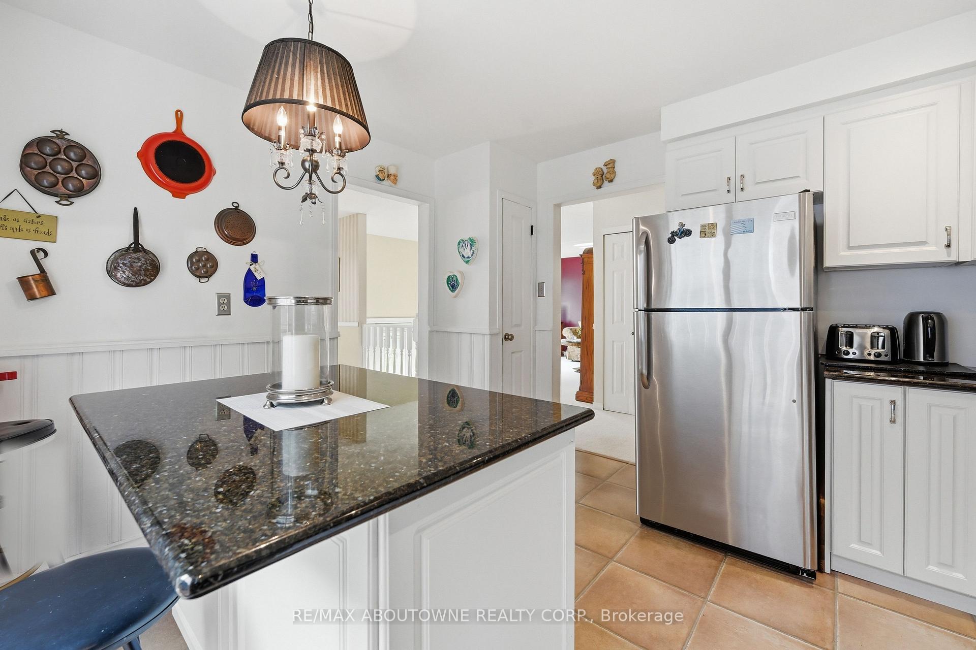 Photo 12 of 2339 Gillingham Drive, Burlington, Brant Hills — HOMEH