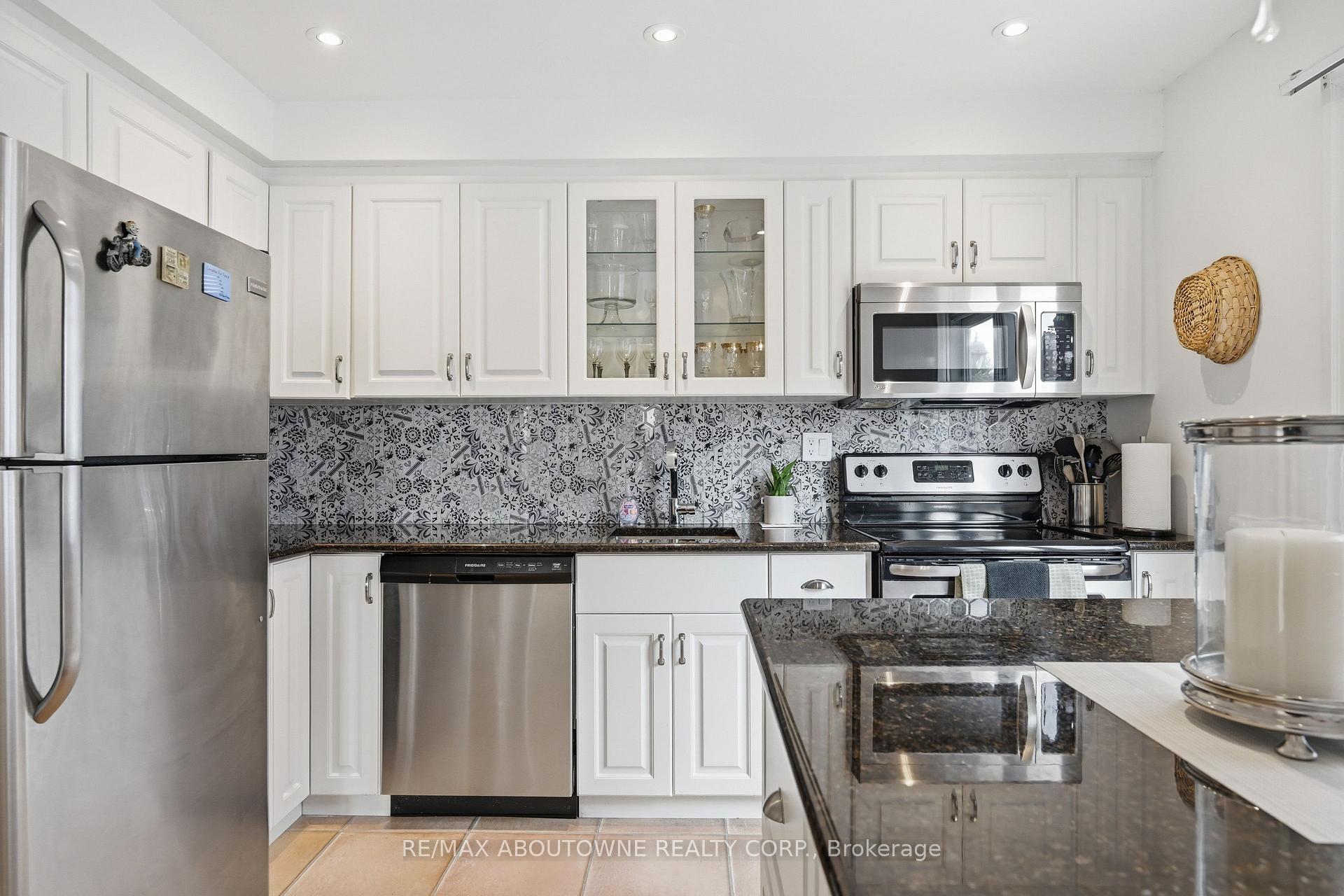 Photo 13 of 2339 Gillingham Drive, Burlington, Brant Hills — HOMEH