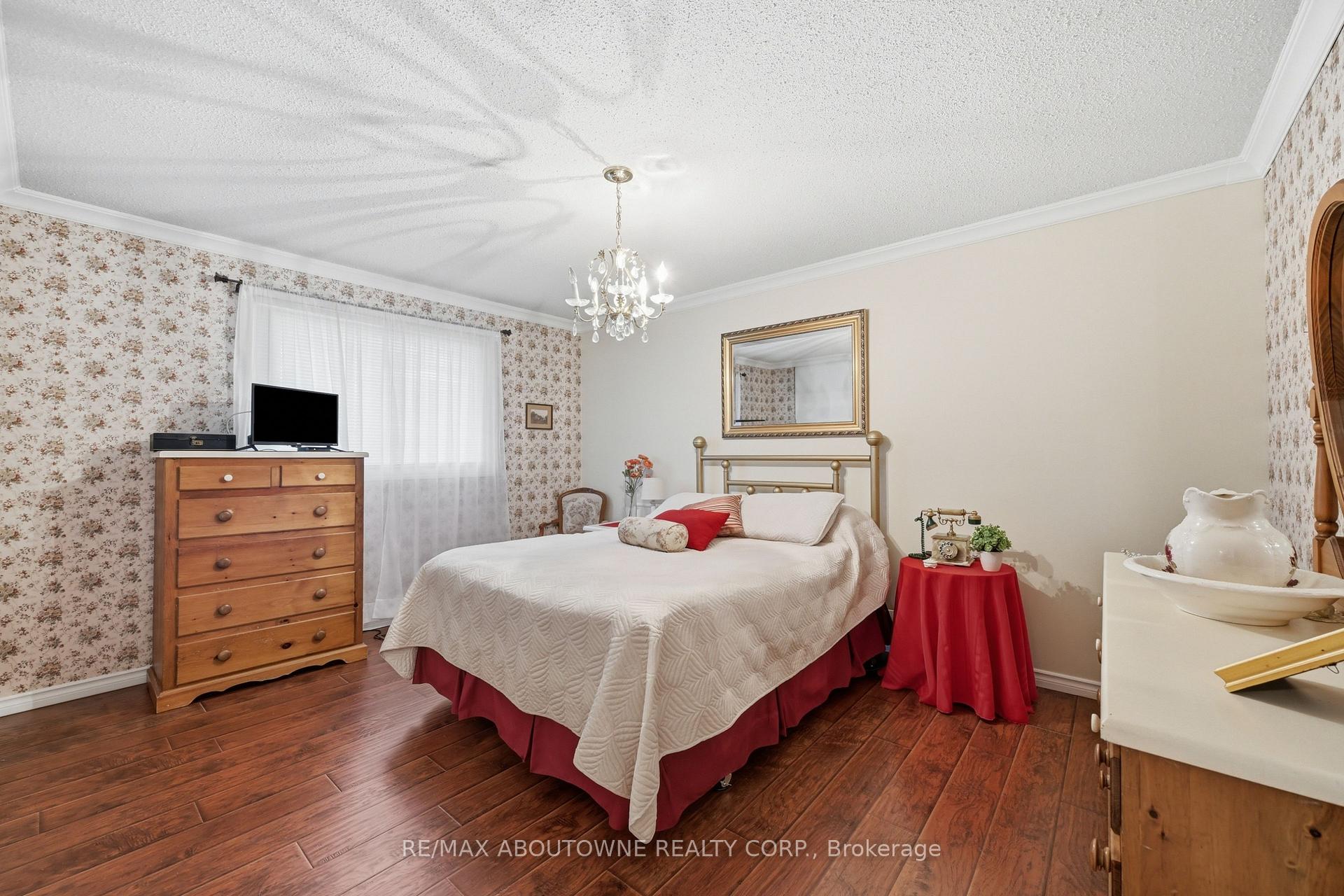 Photo 14 of 2339 Gillingham Drive, Burlington, Brant Hills — HOMEH