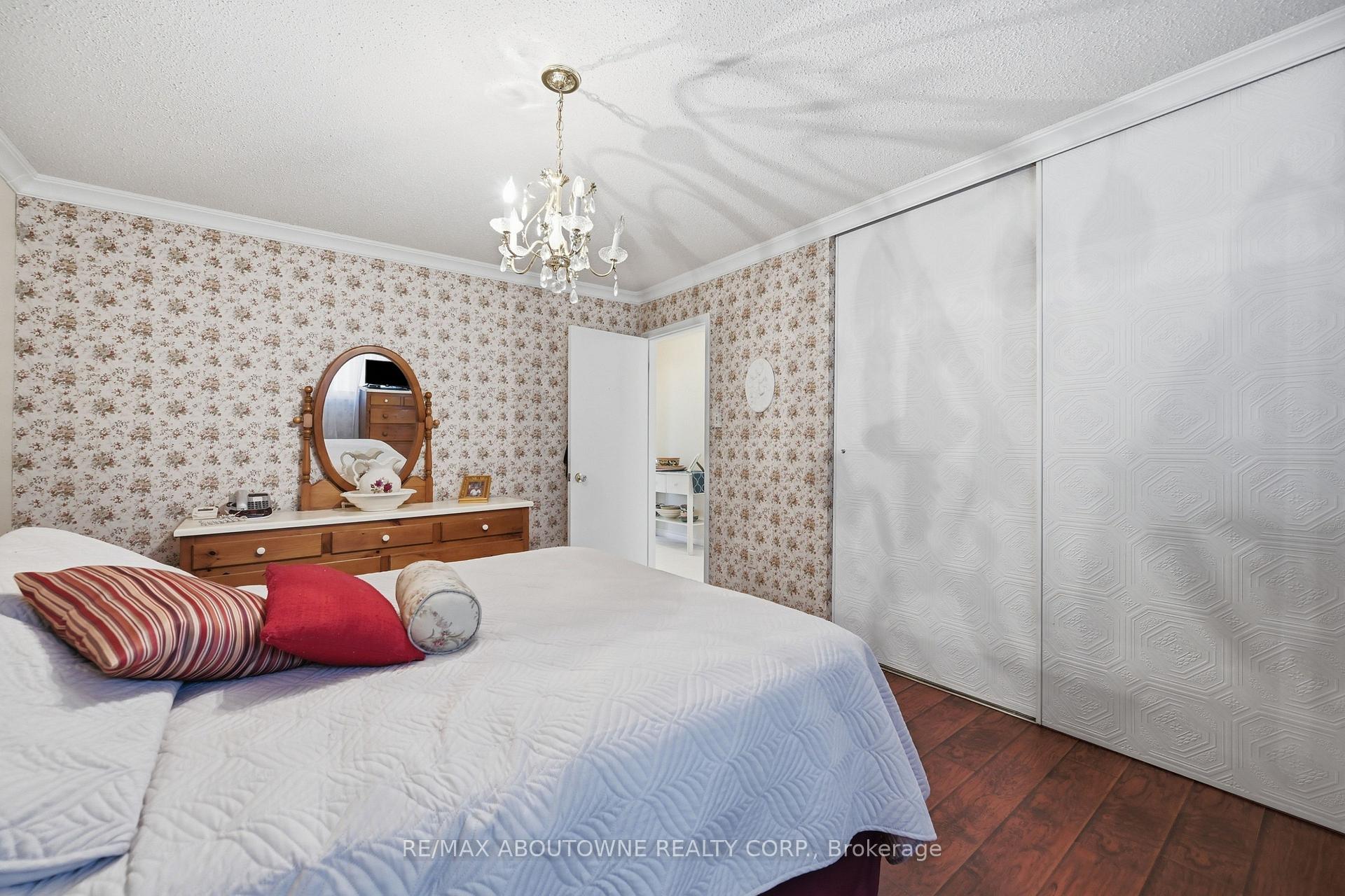 Photo 15 of 2339 Gillingham Drive, Burlington, Brant Hills — HOMEH