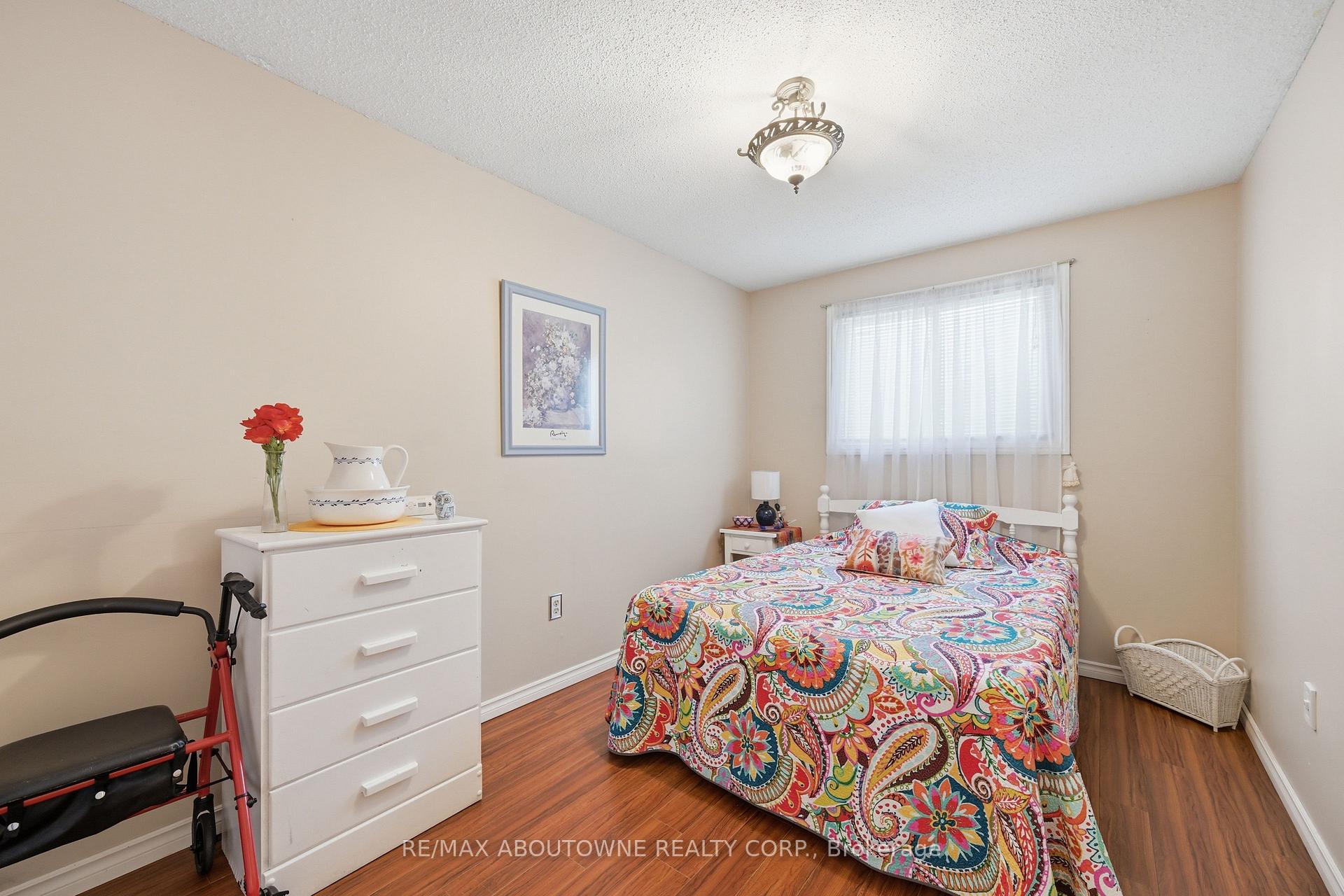 Photo 16 of 2339 Gillingham Drive, Burlington, Brant Hills — HOMEH