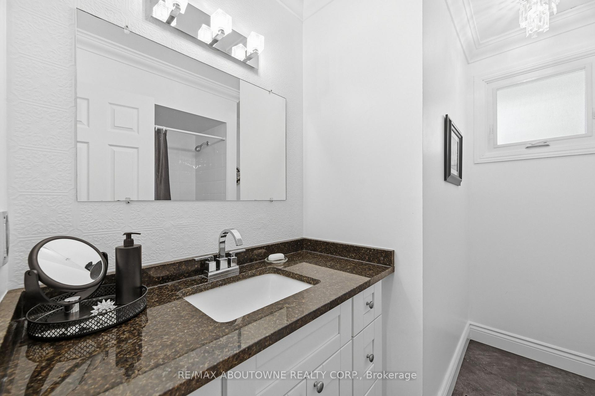Photo 18 of 2339 Gillingham Drive, Burlington, Brant Hills — HOMEH