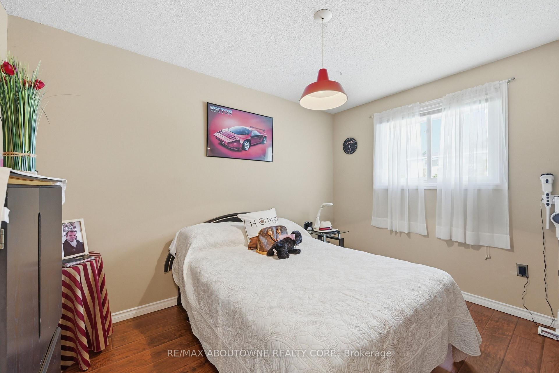 Photo 19 of 2339 Gillingham Drive, Burlington, Brant Hills — HOMEH