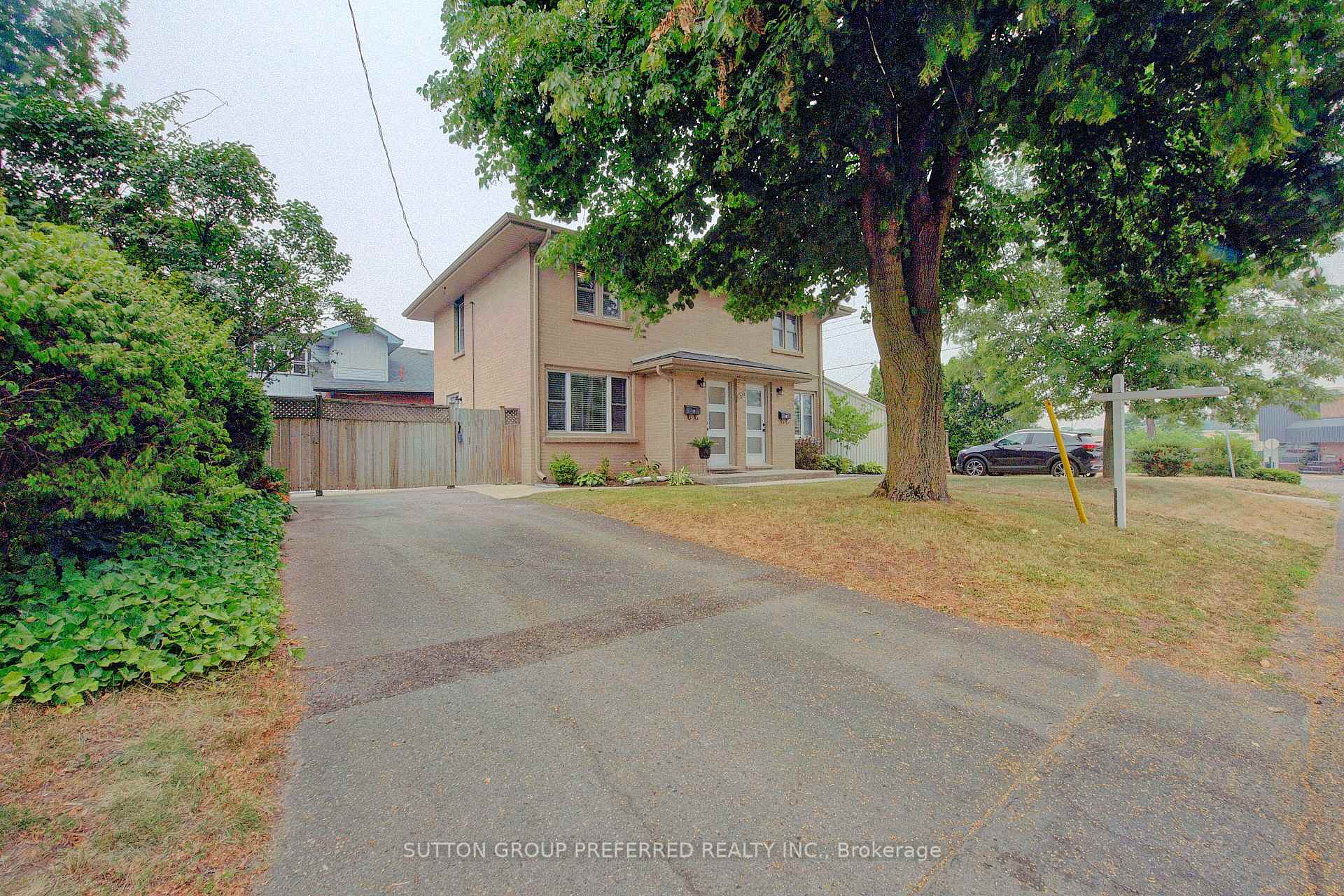 Photo 3 of 1271 Norman Avenue, London, South B — HOMEH