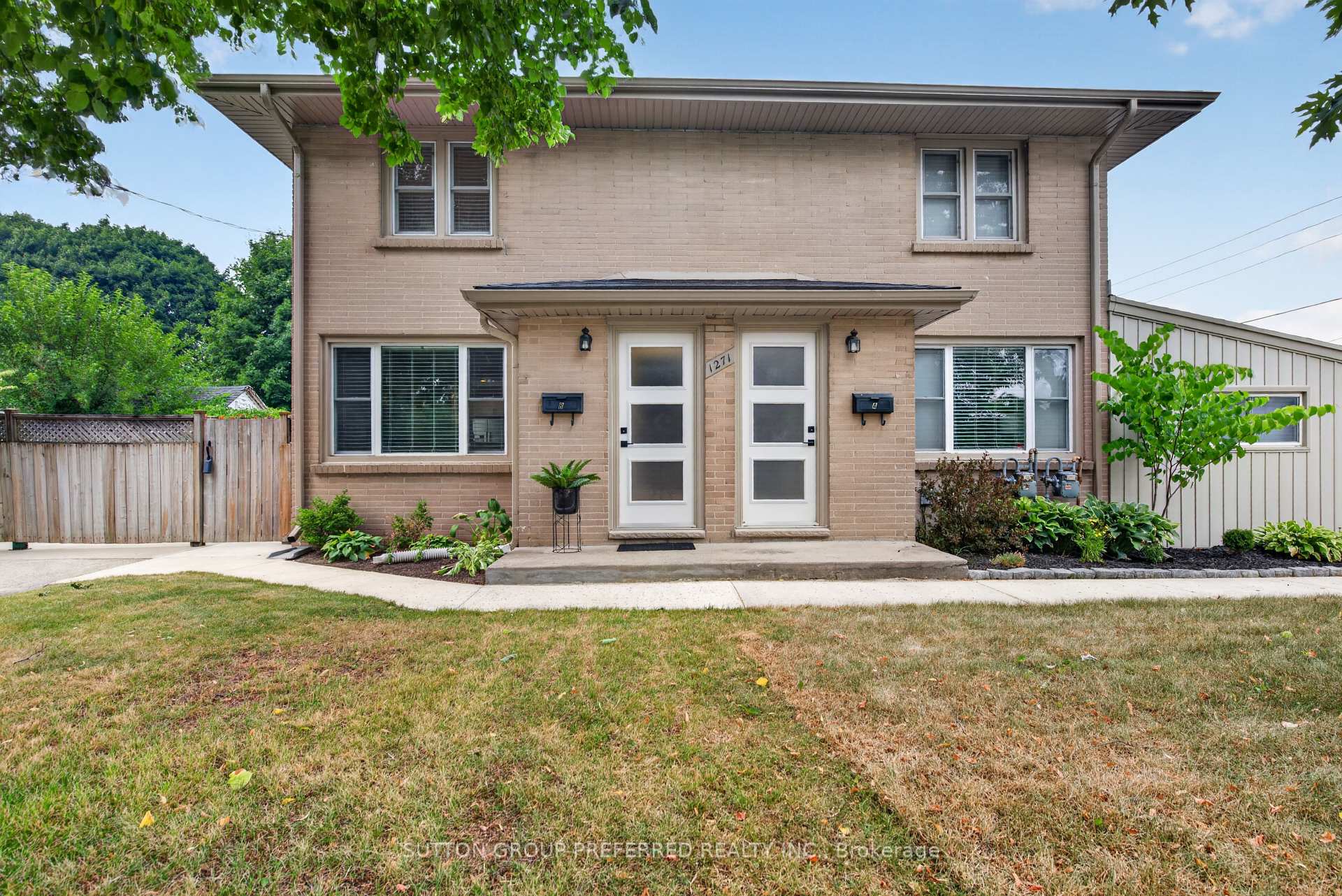 Photo 9 of 1271 Norman Avenue, London, South B — HOMEH