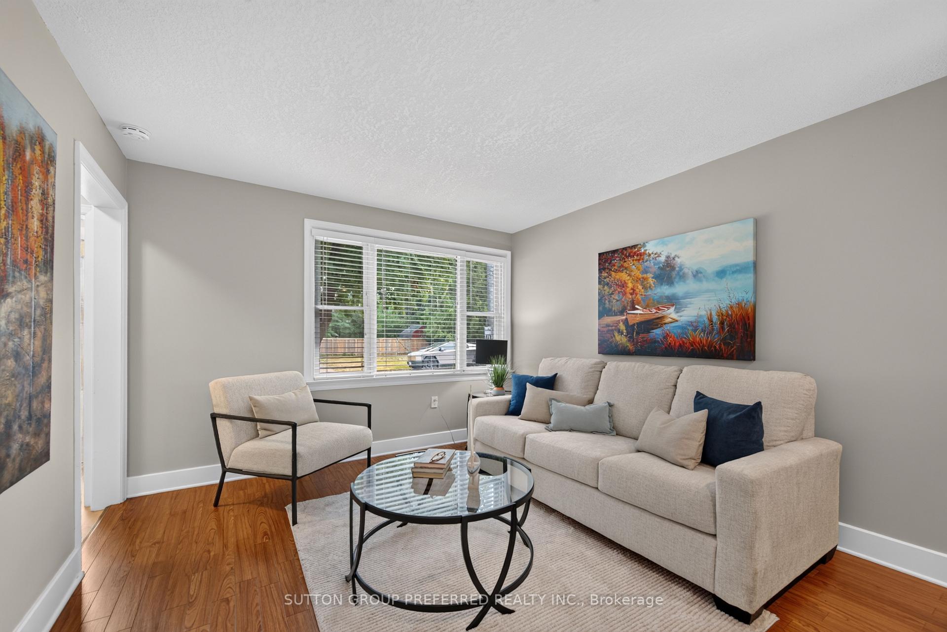 Photo 12 of 1271 Norman Avenue, London, South B — HOMEH