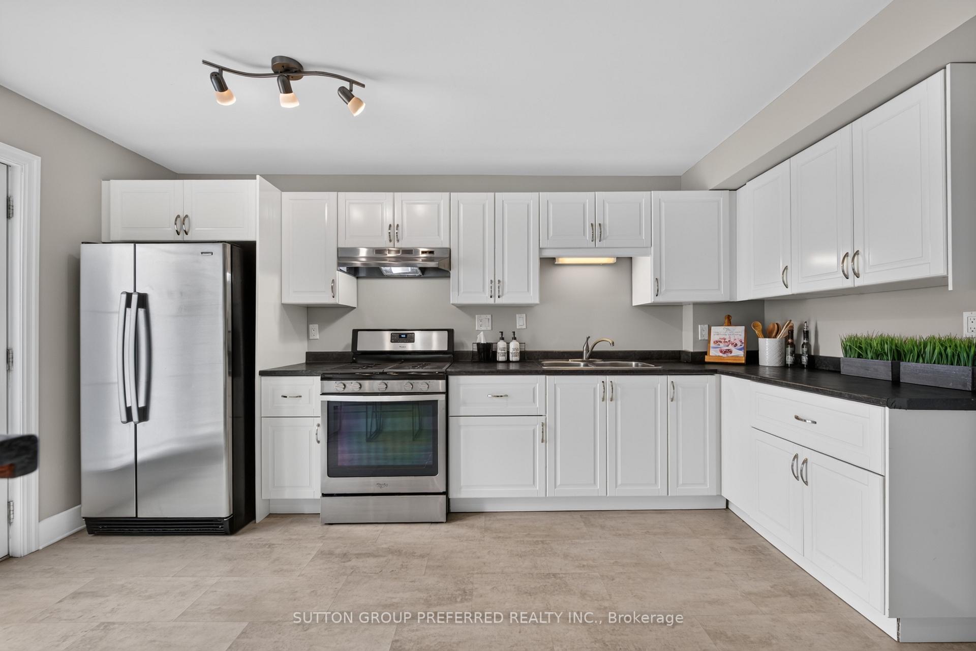 Photo 15 of 1271 Norman Avenue, London, South B — HOMEH
