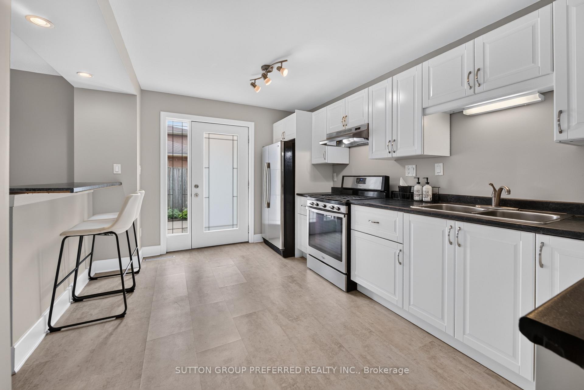 Photo 16 of 1271 Norman Avenue, London, South B — HOMEH