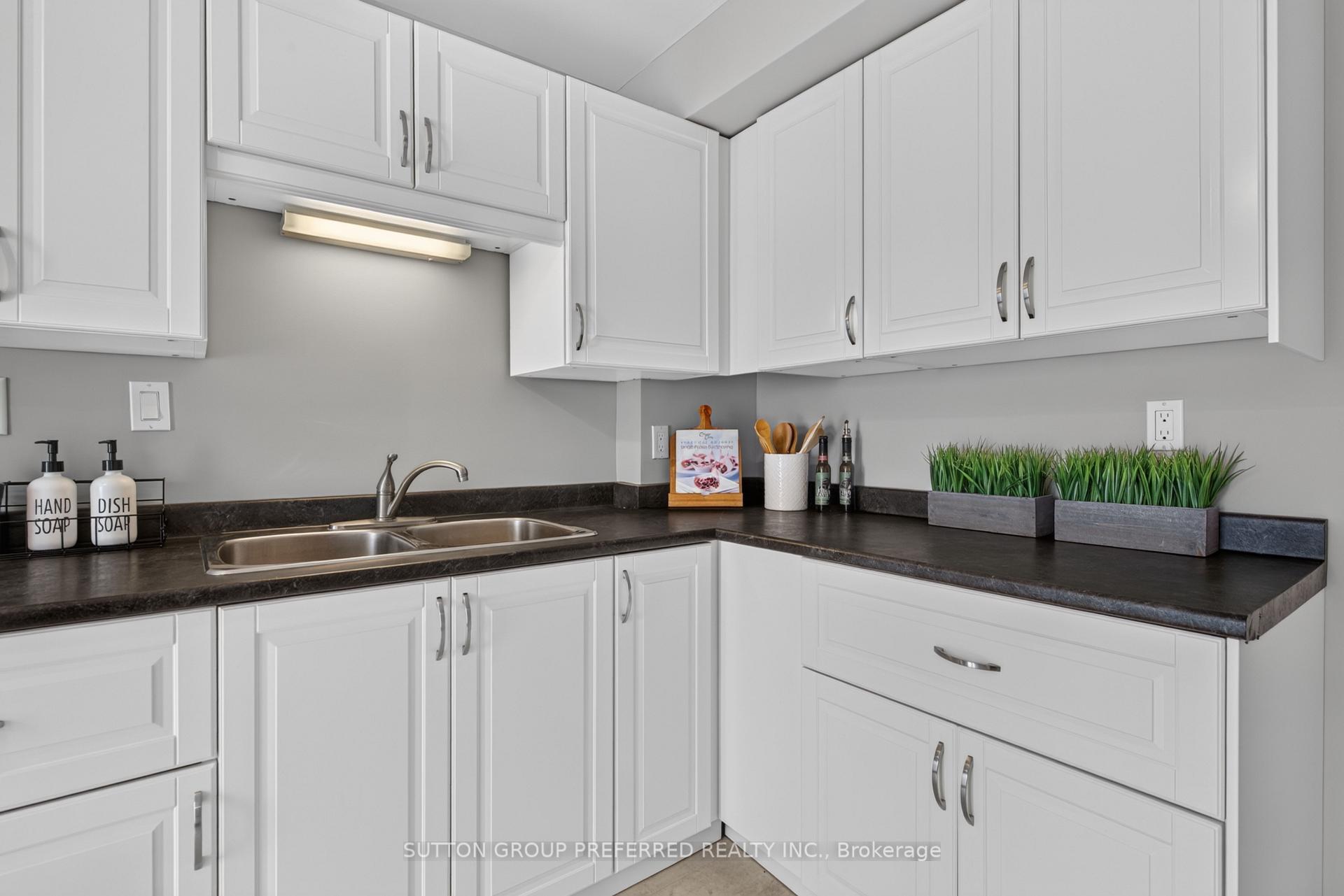 Photo 18 of 1271 Norman Avenue, London, South B — HOMEH