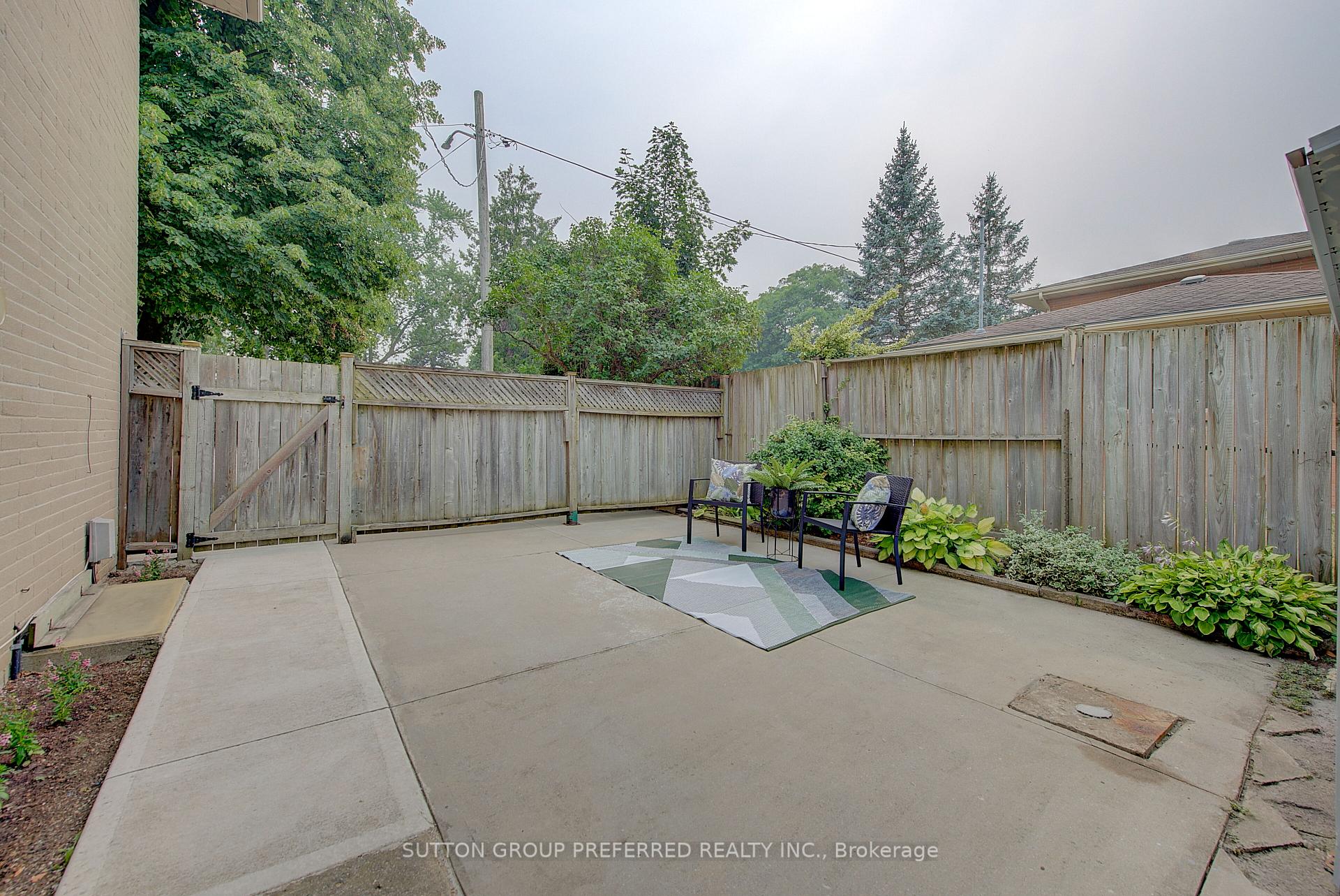 Photo 32 of 1271 Norman Avenue, London, South B — HOMEH