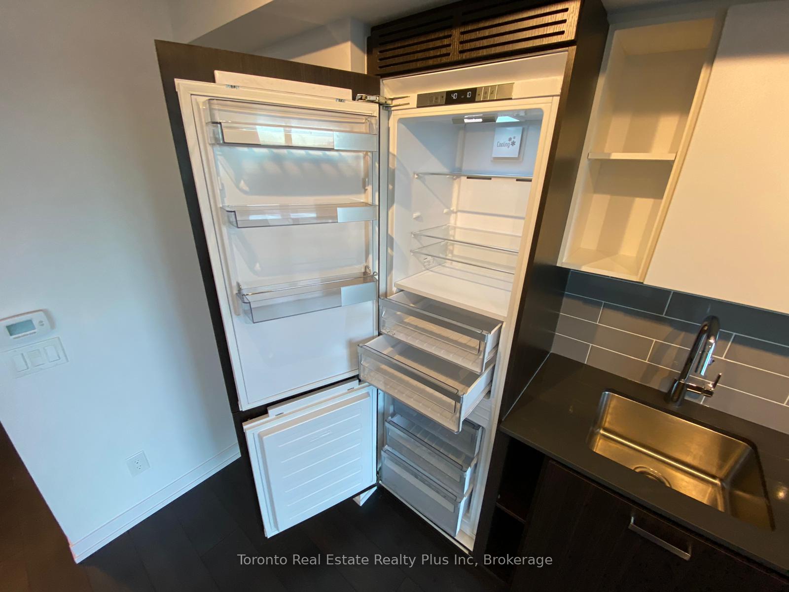 Photo 8 of Unit 1111, 125 Redpath Avenue, Toronto, Mount Pleasant West — HOMEH