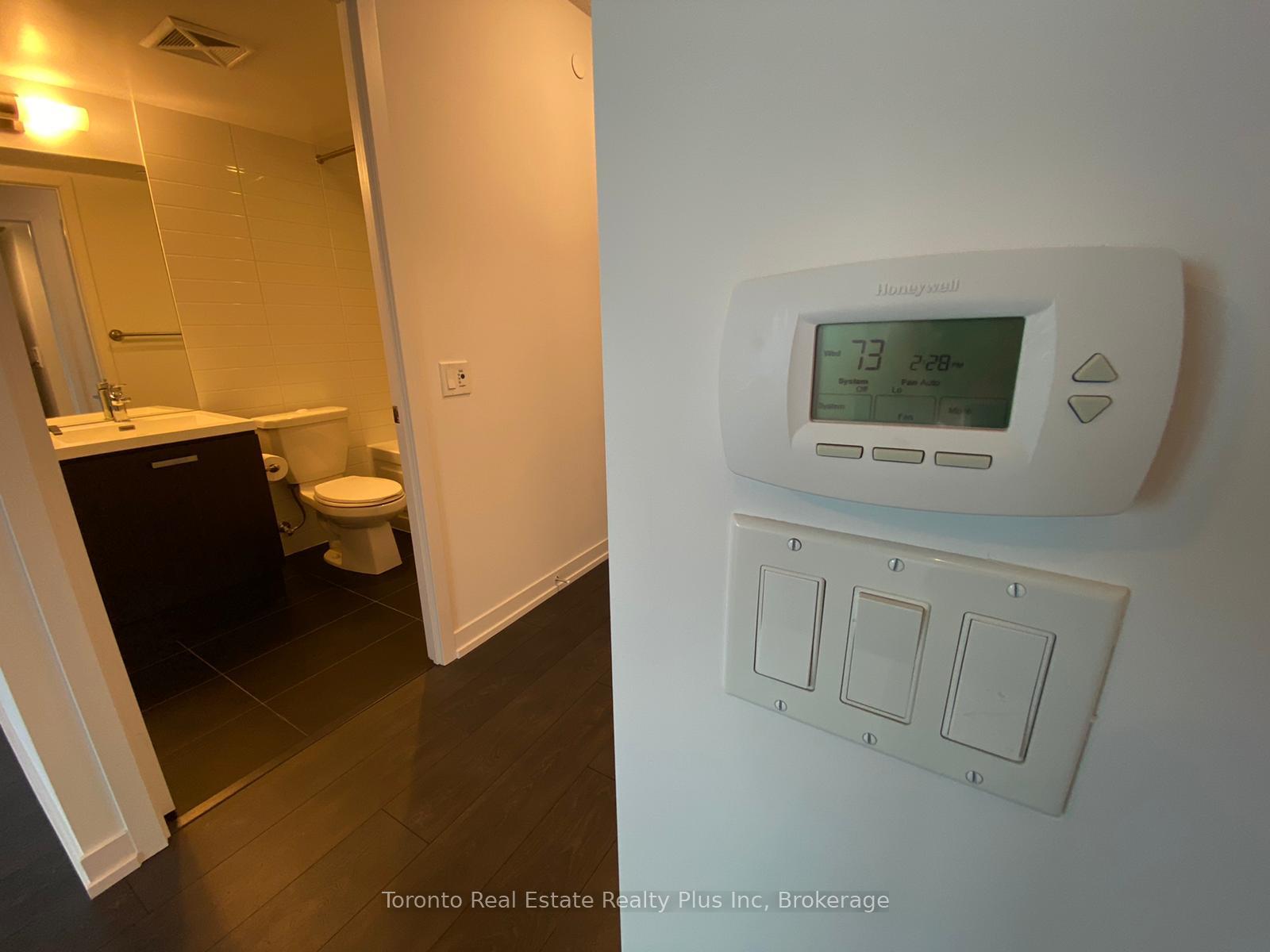 Photo 12 of Unit 1111, 125 Redpath Avenue, Toronto, Mount Pleasant West — HOMEH