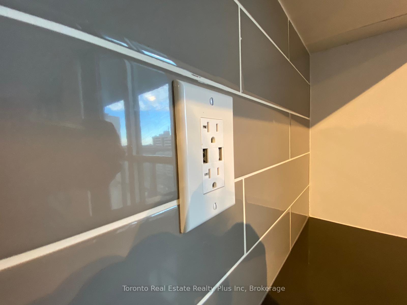 Photo 16 of Unit 1111, 125 Redpath Avenue, Toronto, Mount Pleasant West — HOMEH
