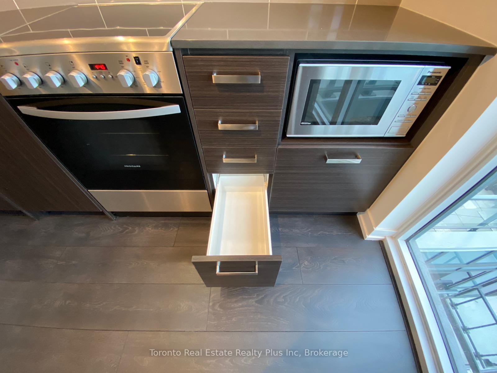Photo 19 of Unit 1111, 125 Redpath Avenue, Toronto, Mount Pleasant West — HOMEH