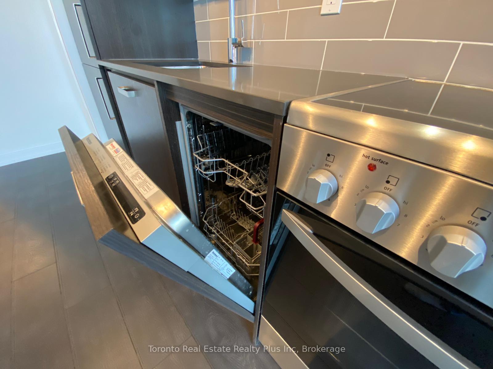 Photo 21 of Unit 1111, 125 Redpath Avenue, Toronto, Mount Pleasant West — HOMEH